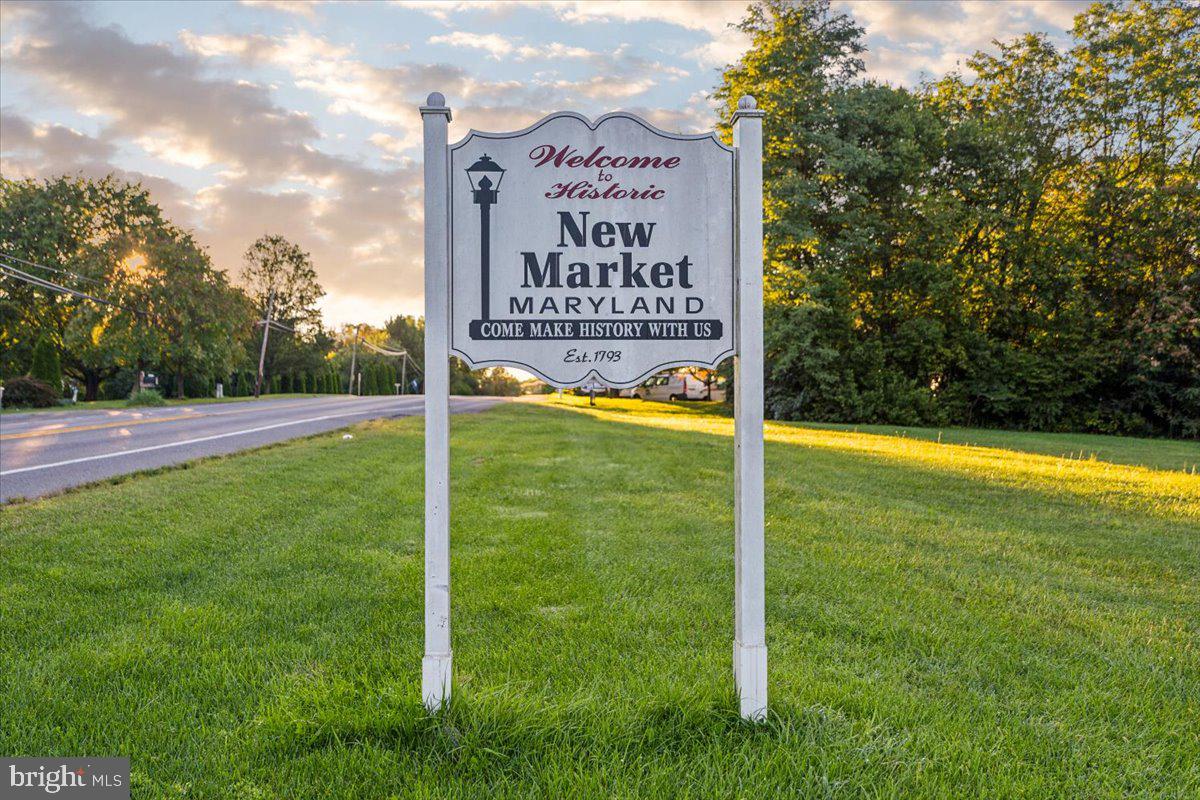 ROYAL OAKS - Residential