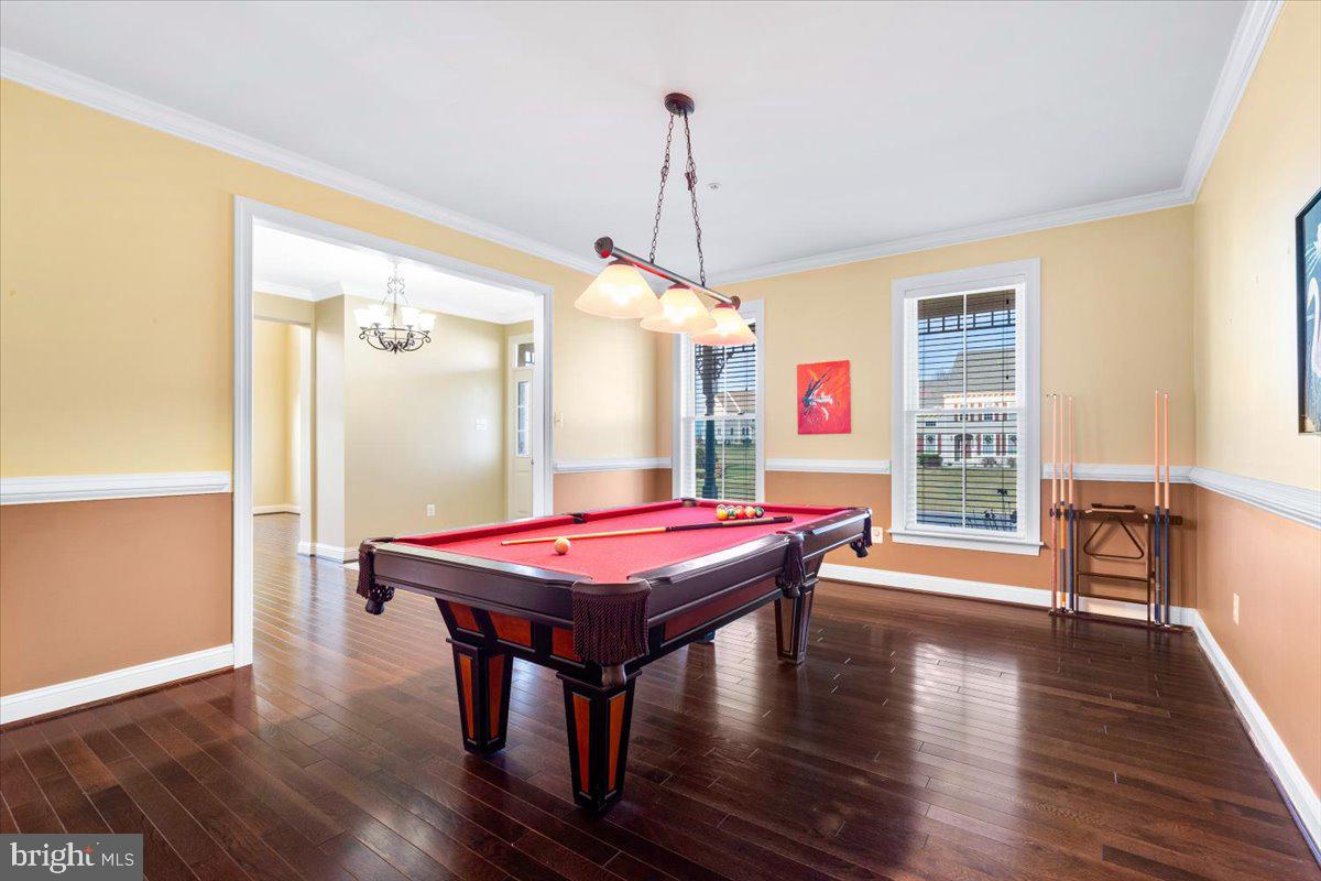 ROYAL OAKS - Residential