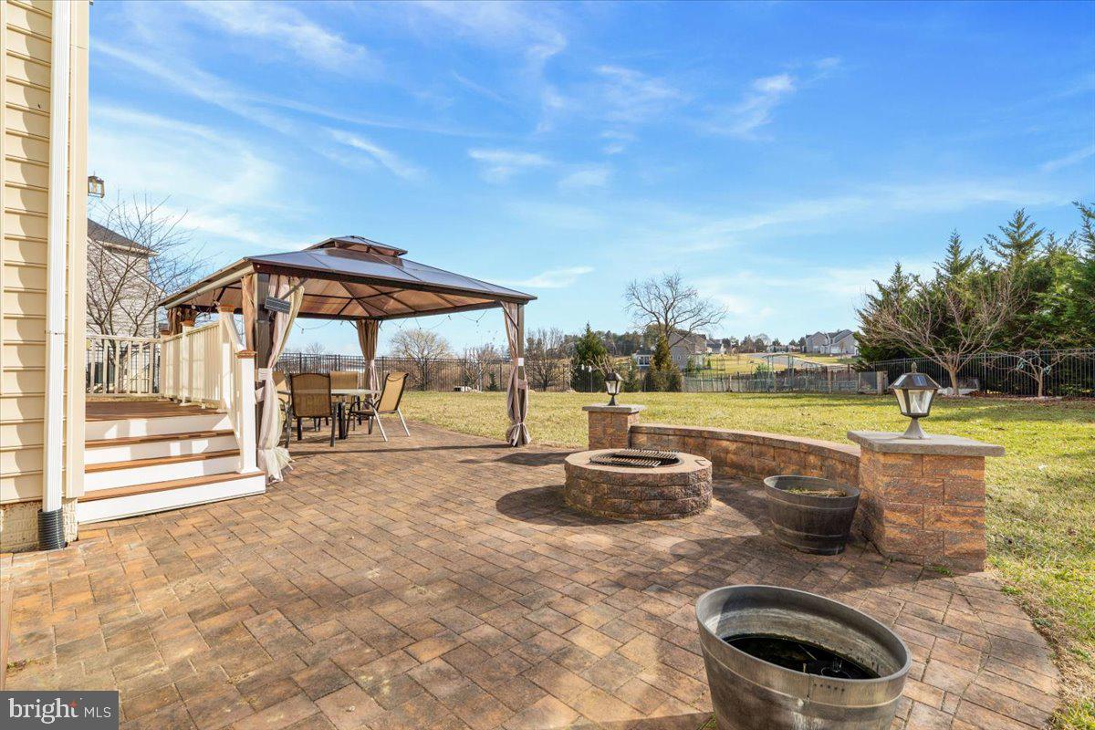 ROYAL OAKS - Residential