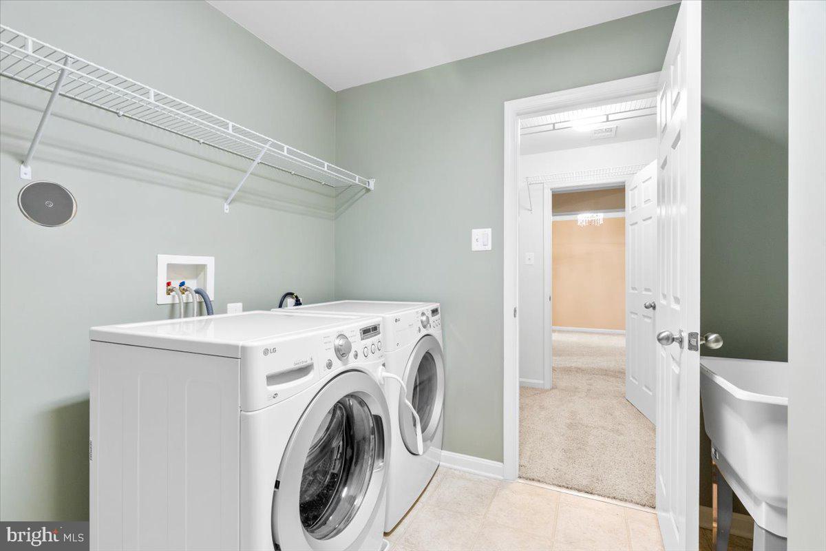 ROYAL OAKS - Residential