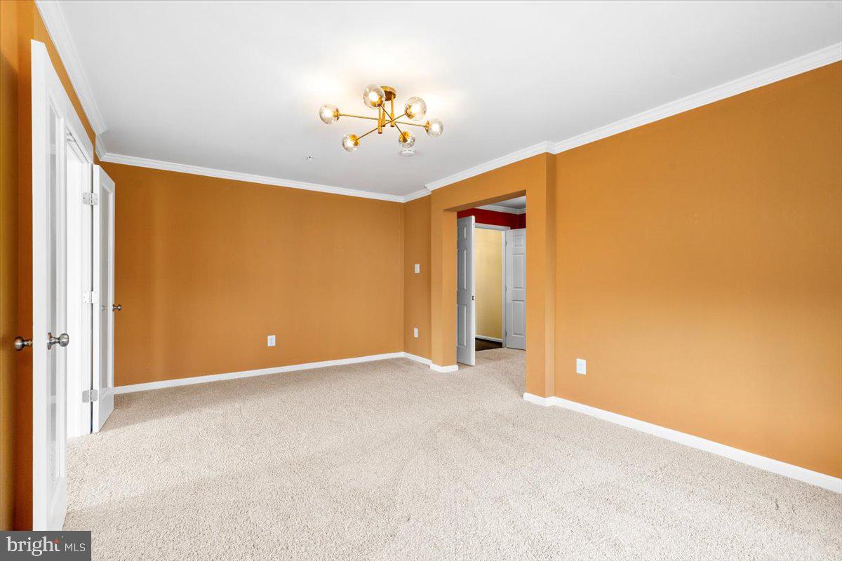 ROYAL OAKS - Residential