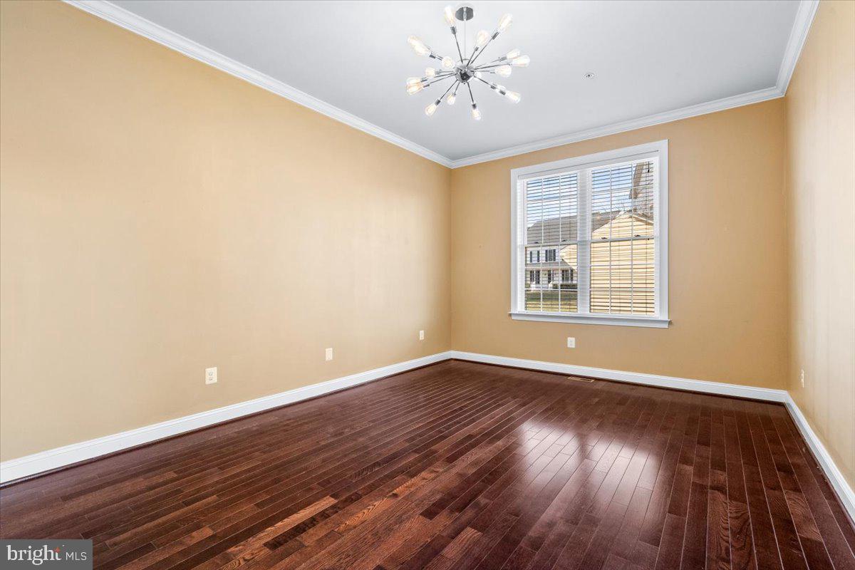 ROYAL OAKS - Residential