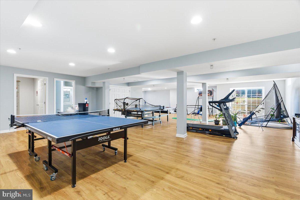 ROYAL OAKS - Residential