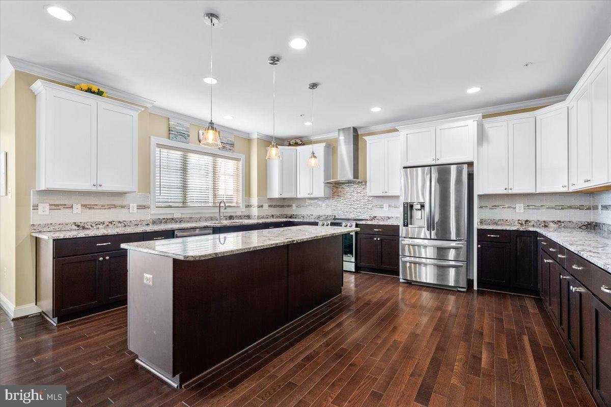 ROYAL OAKS - Residential