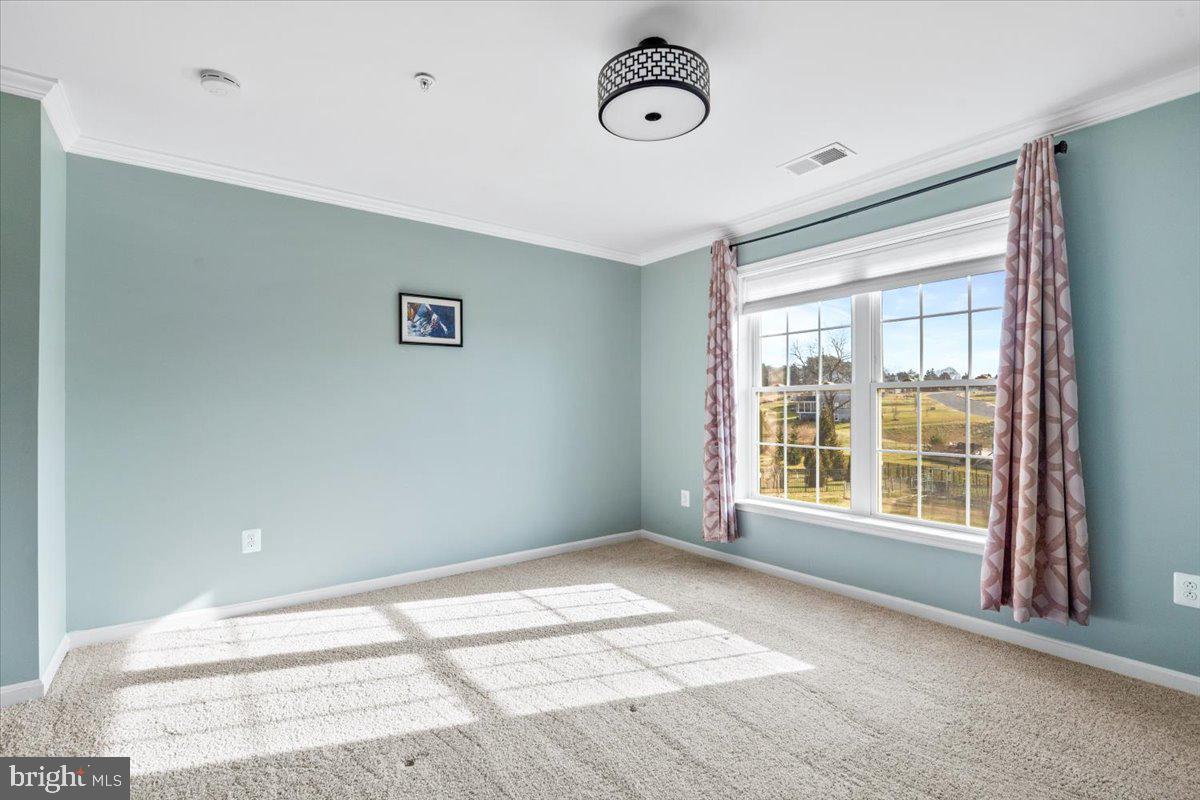 ROYAL OAKS - Residential