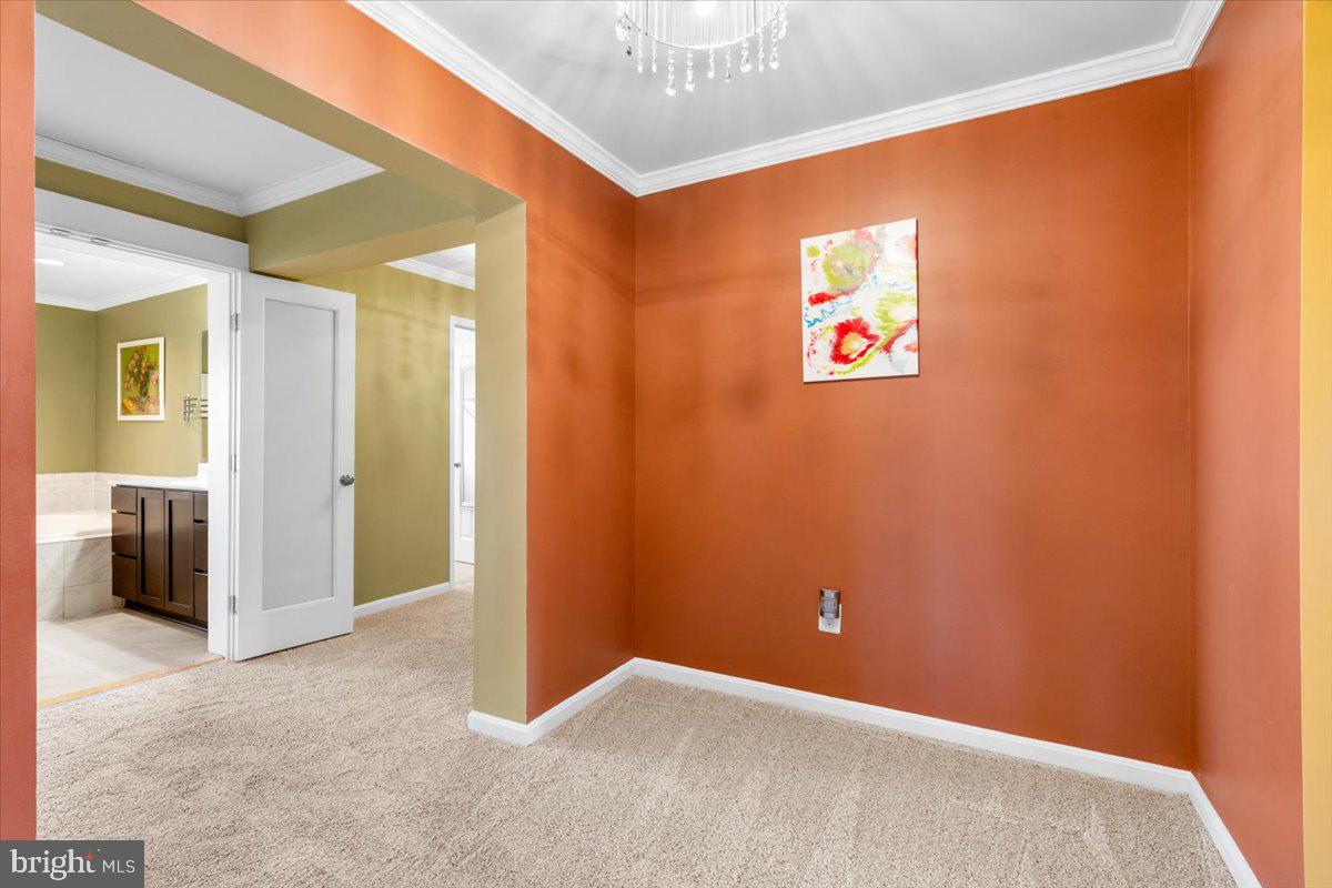 ROYAL OAKS - Residential