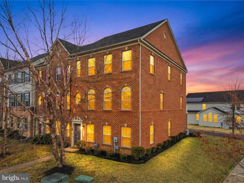 Townhouse For Sale - 3301 Tianna Way<br/> ACCOKEEK, MD 20607