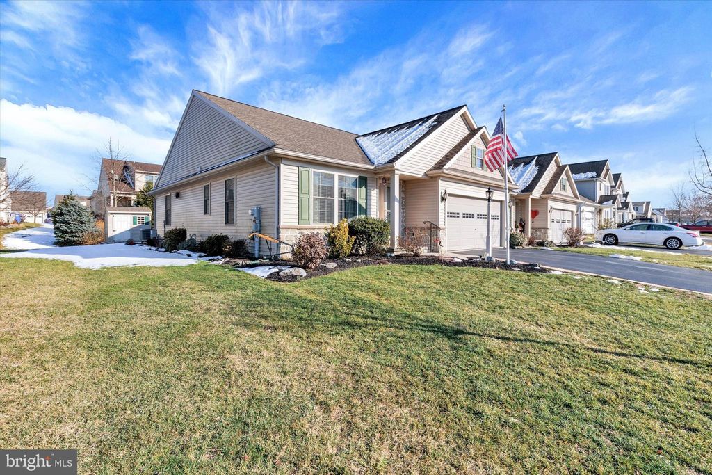 Photo of 5116 Oak Leaf Drive, Mount Joy, PA 17552 (MLS # PALA2047310)