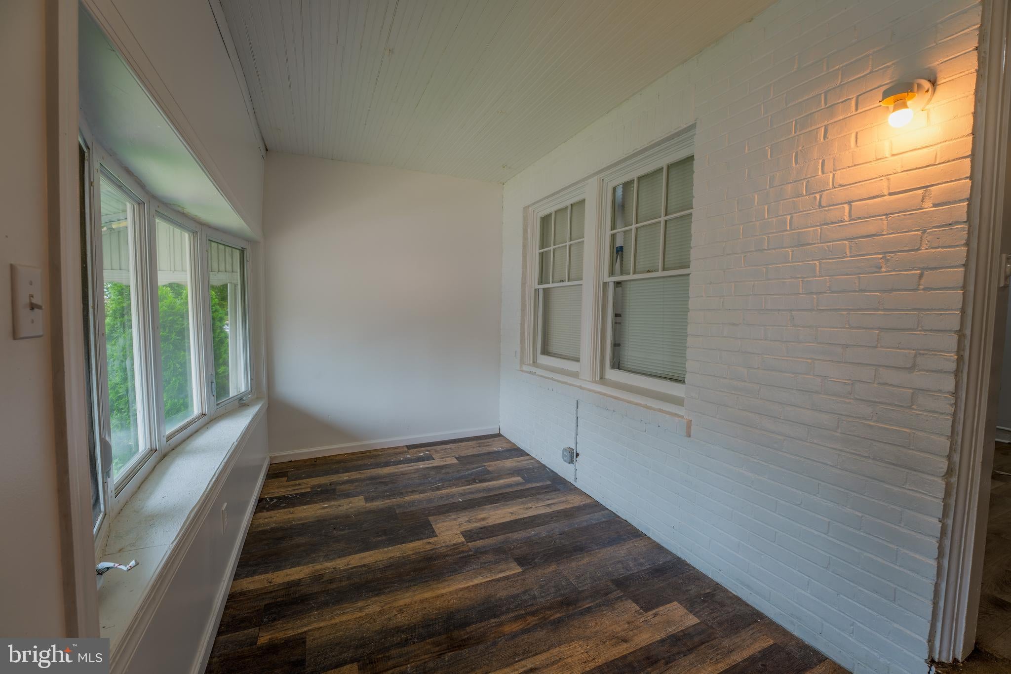 2504 S 68TH