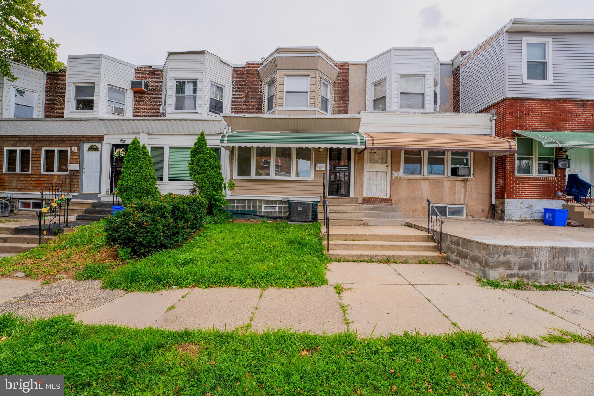 2504 S 68TH