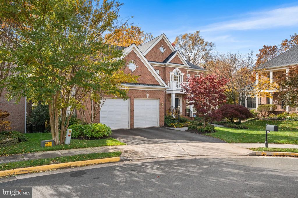 Photo of 10121 Ratcliffe Manor Drive, FAIRFAX, VA 22030 (MLS # VAFC2007372)