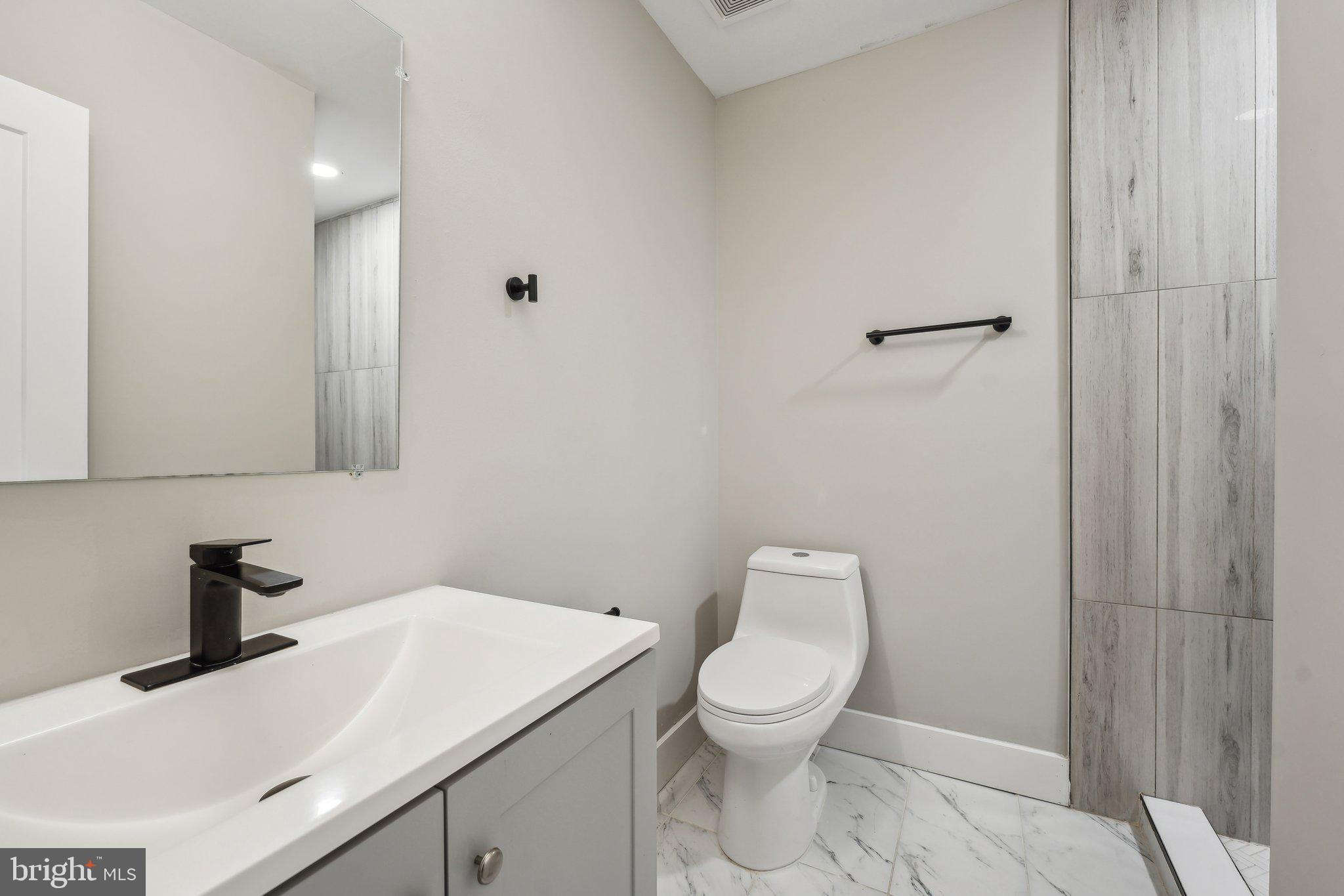 LONDON WOODS - Residential