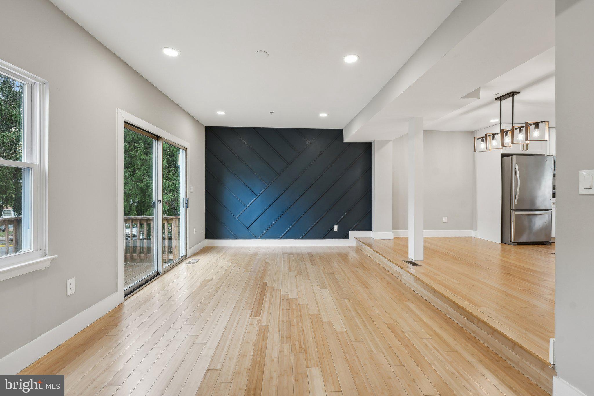 LONDON WOODS - Residential