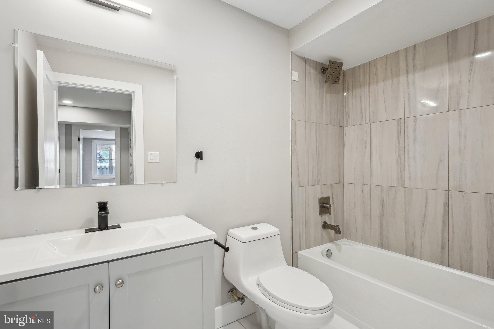 LONDON WOODS - Residential