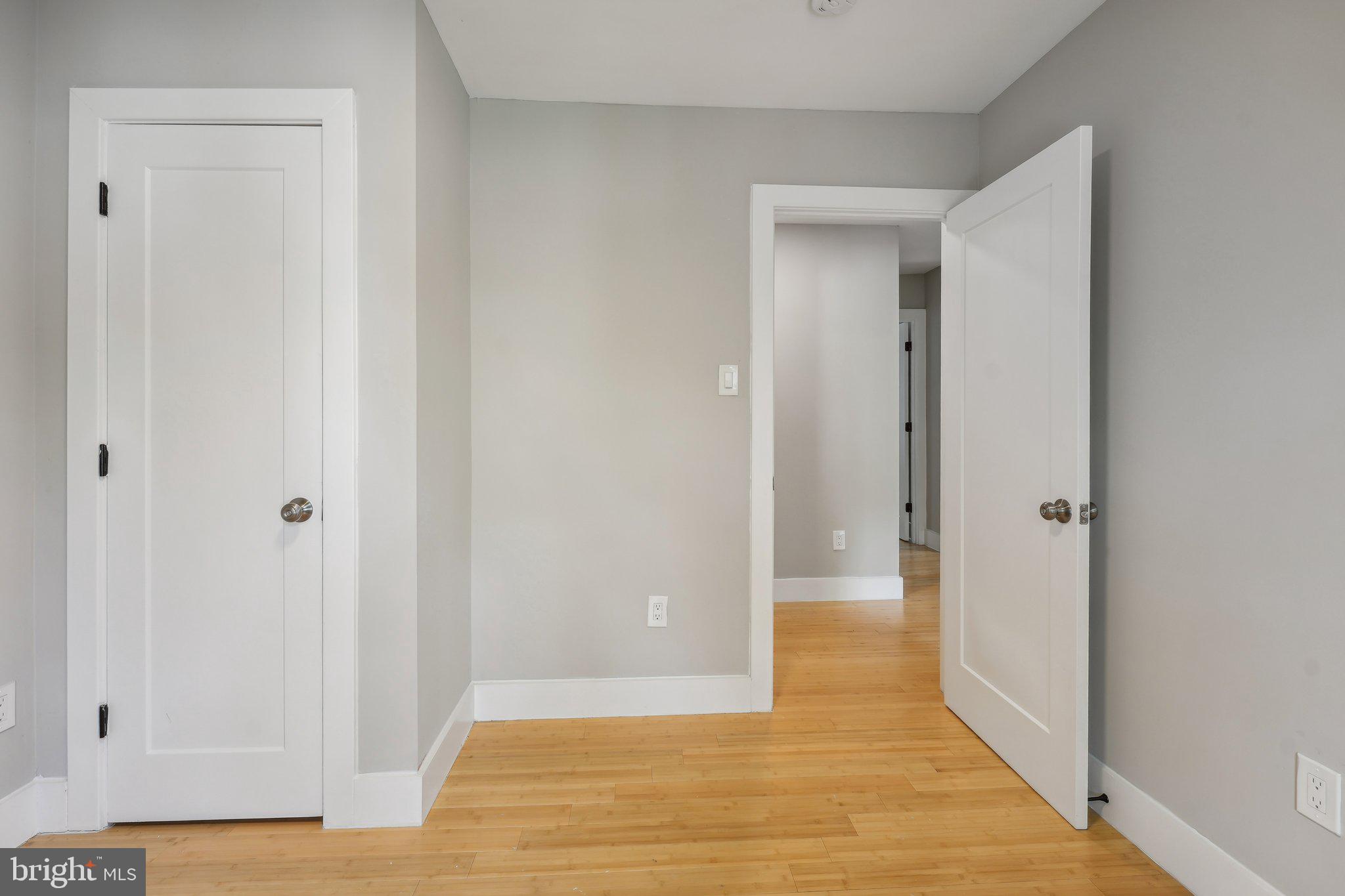 LONDON WOODS - Residential