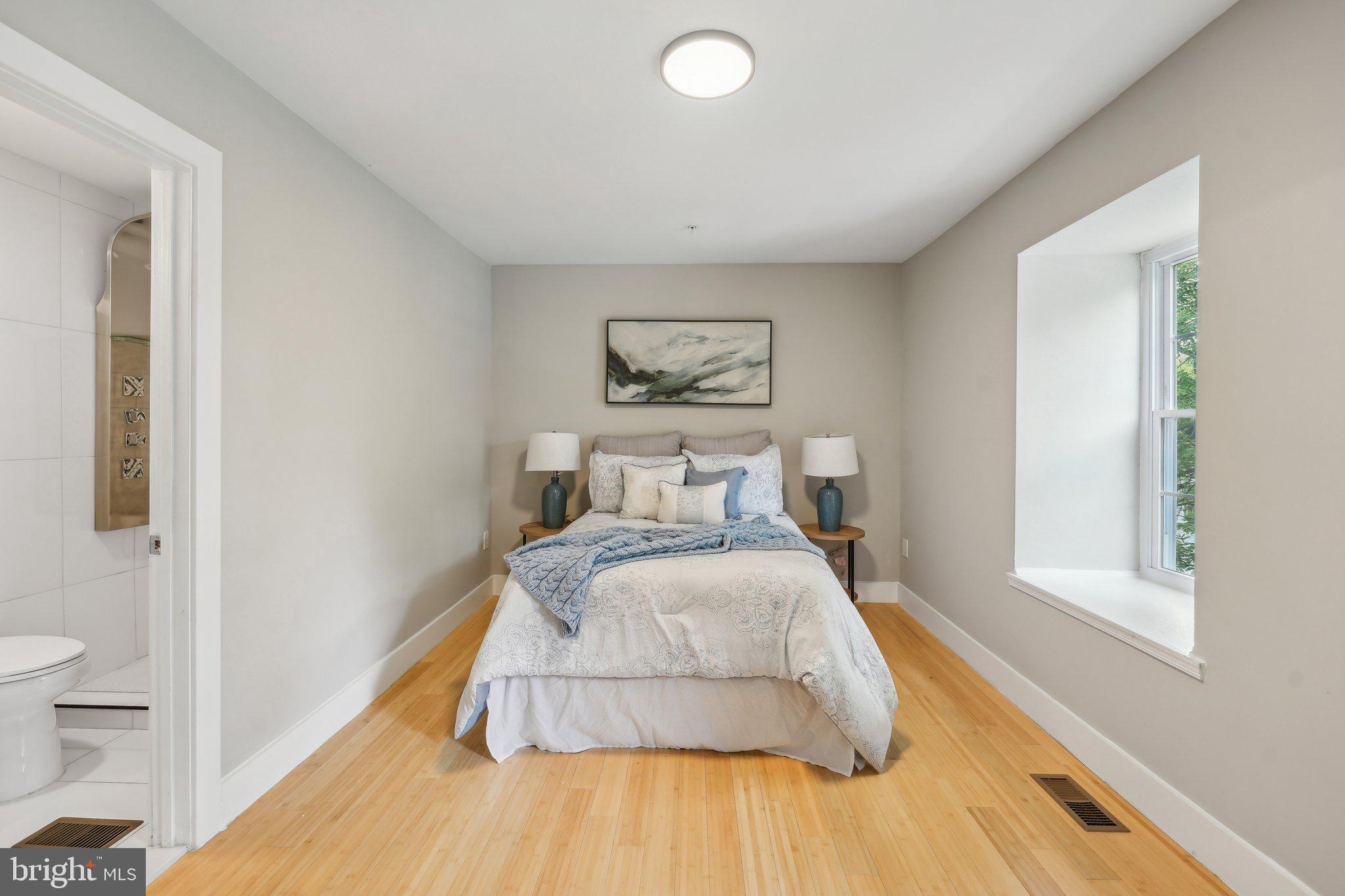 LONDON WOODS - Residential