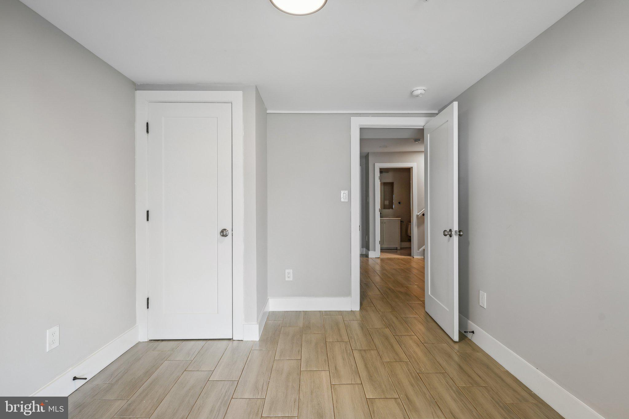 LONDON WOODS - Residential