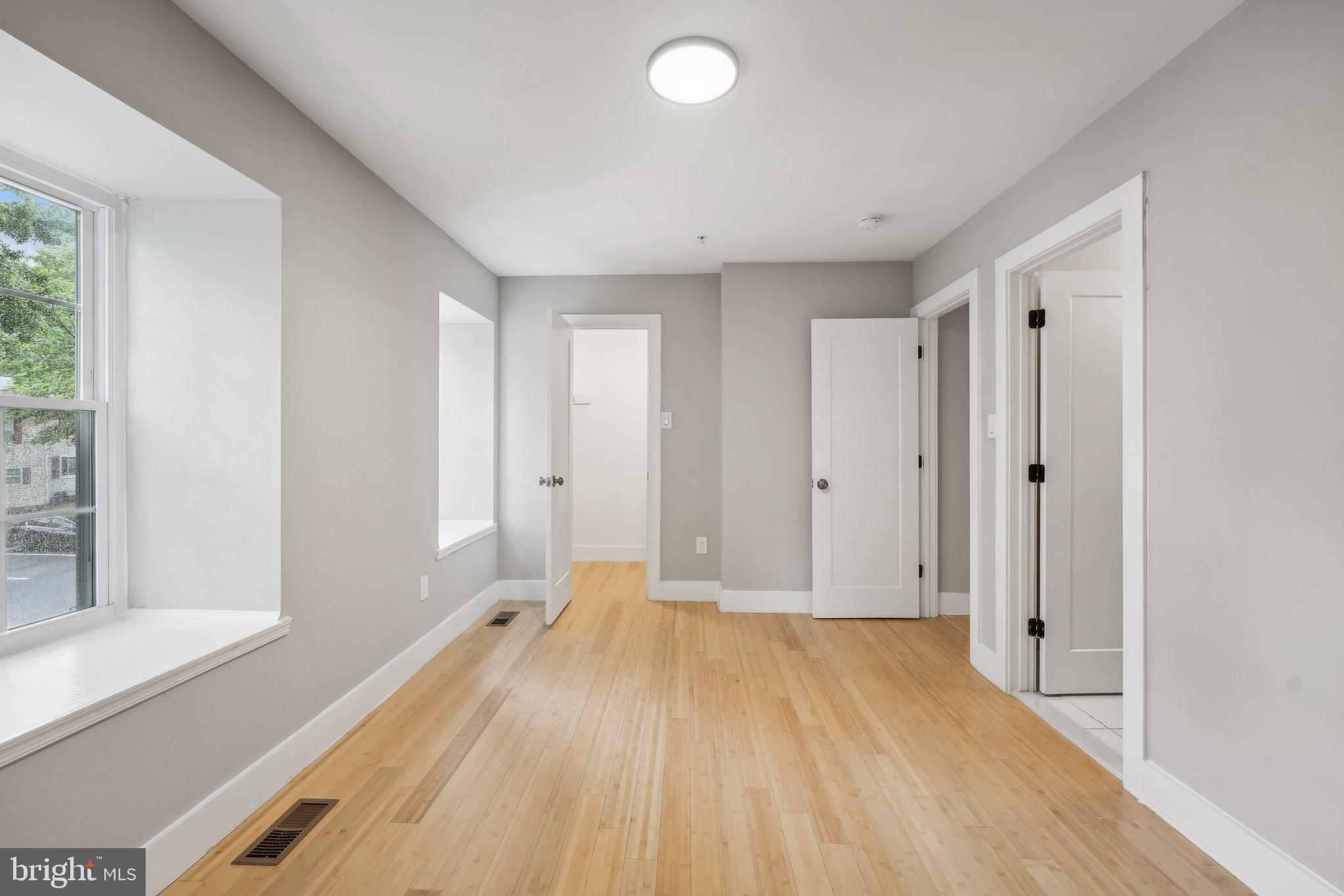 LONDON WOODS - Residential