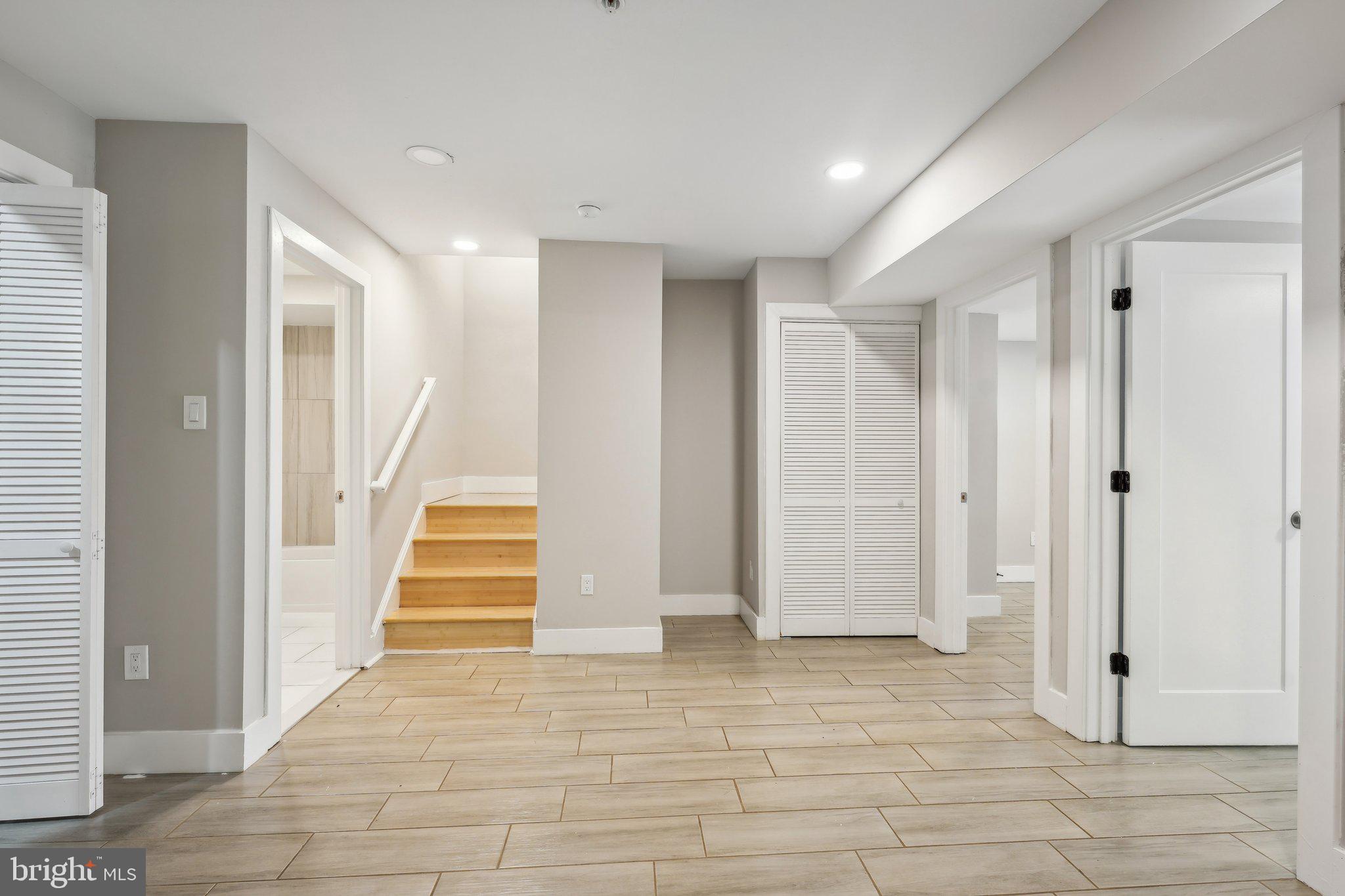 LONDON WOODS - Residential