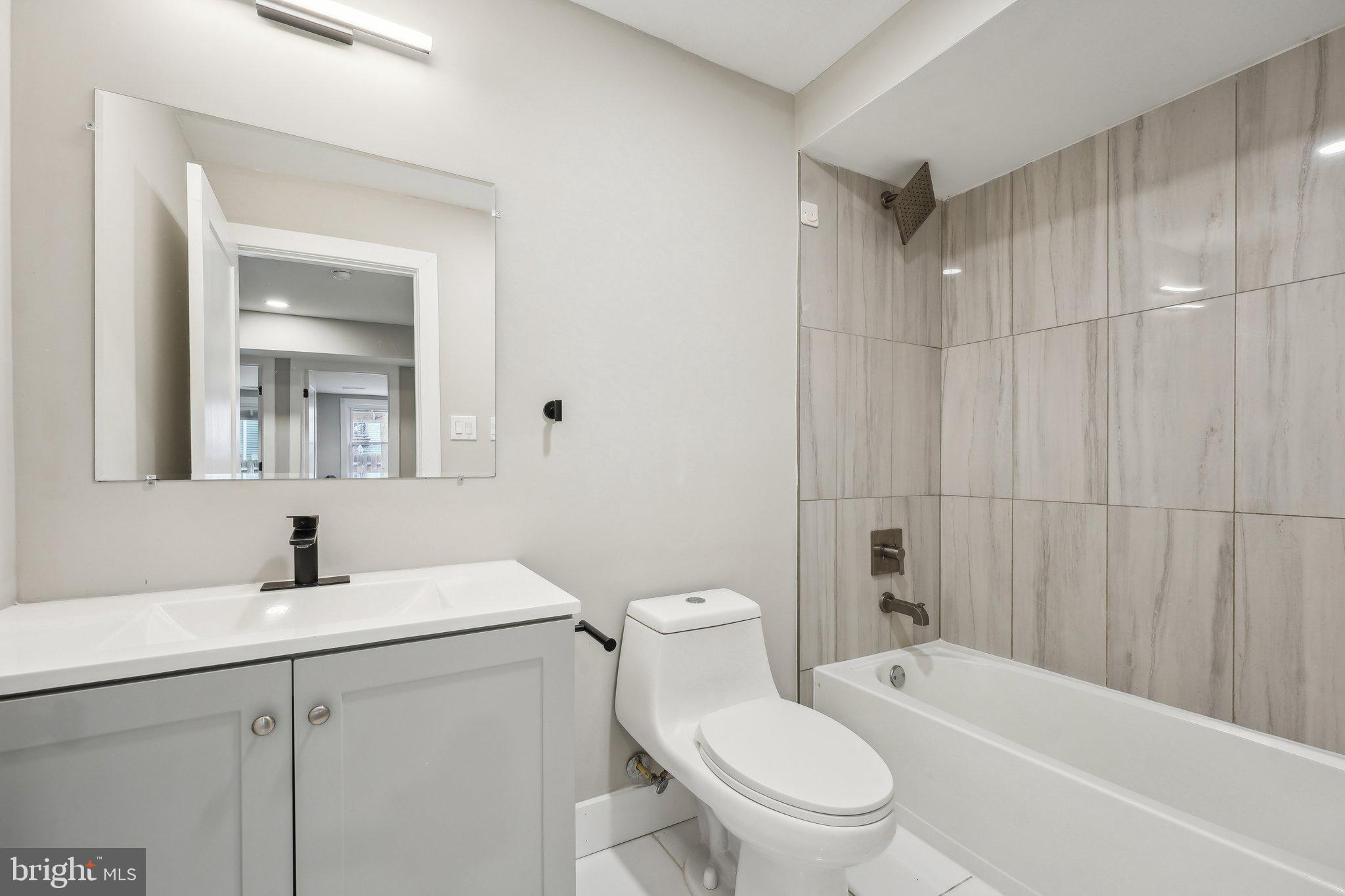 LONDON WOODS - Residential