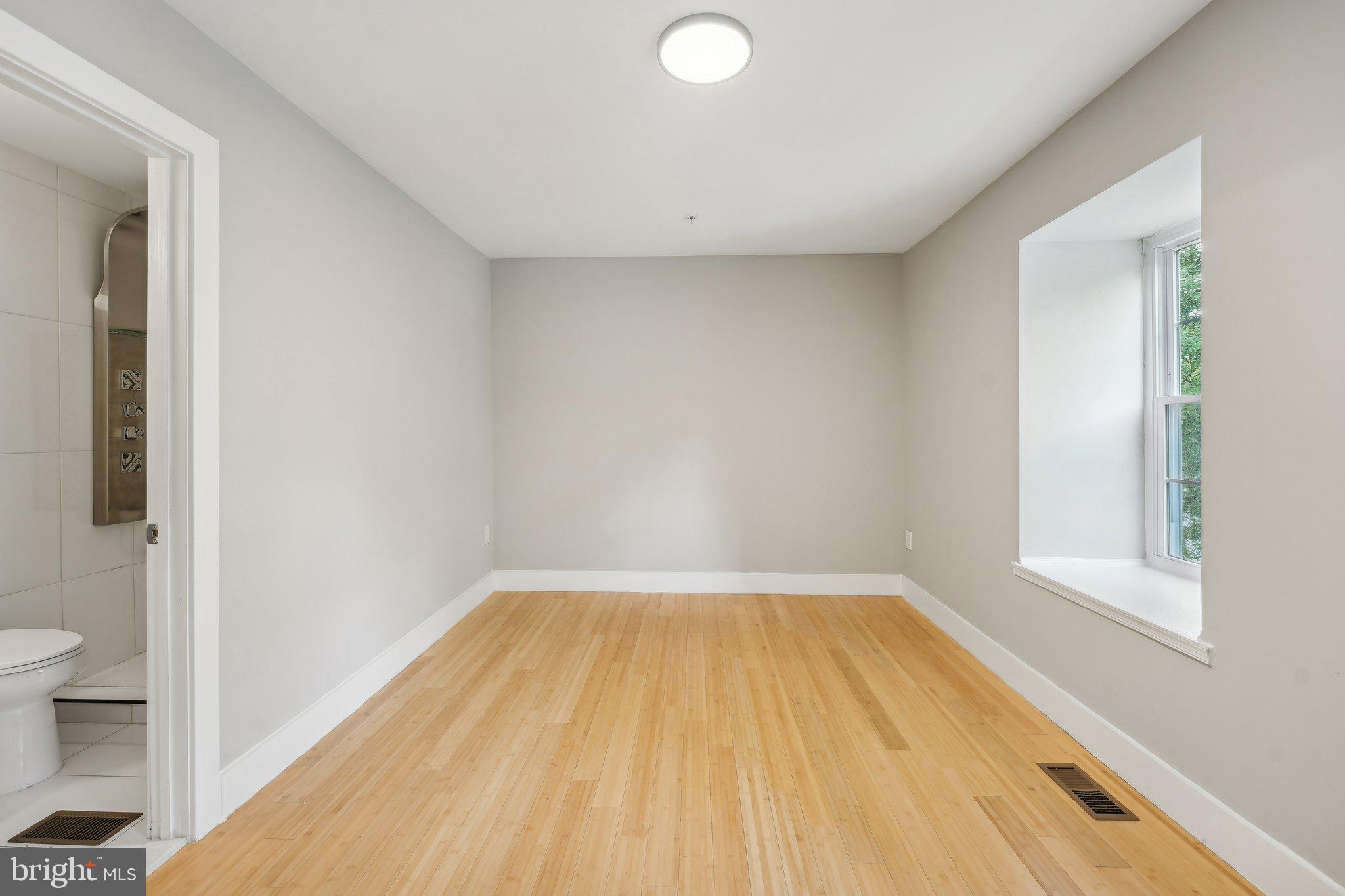 LONDON WOODS - Residential