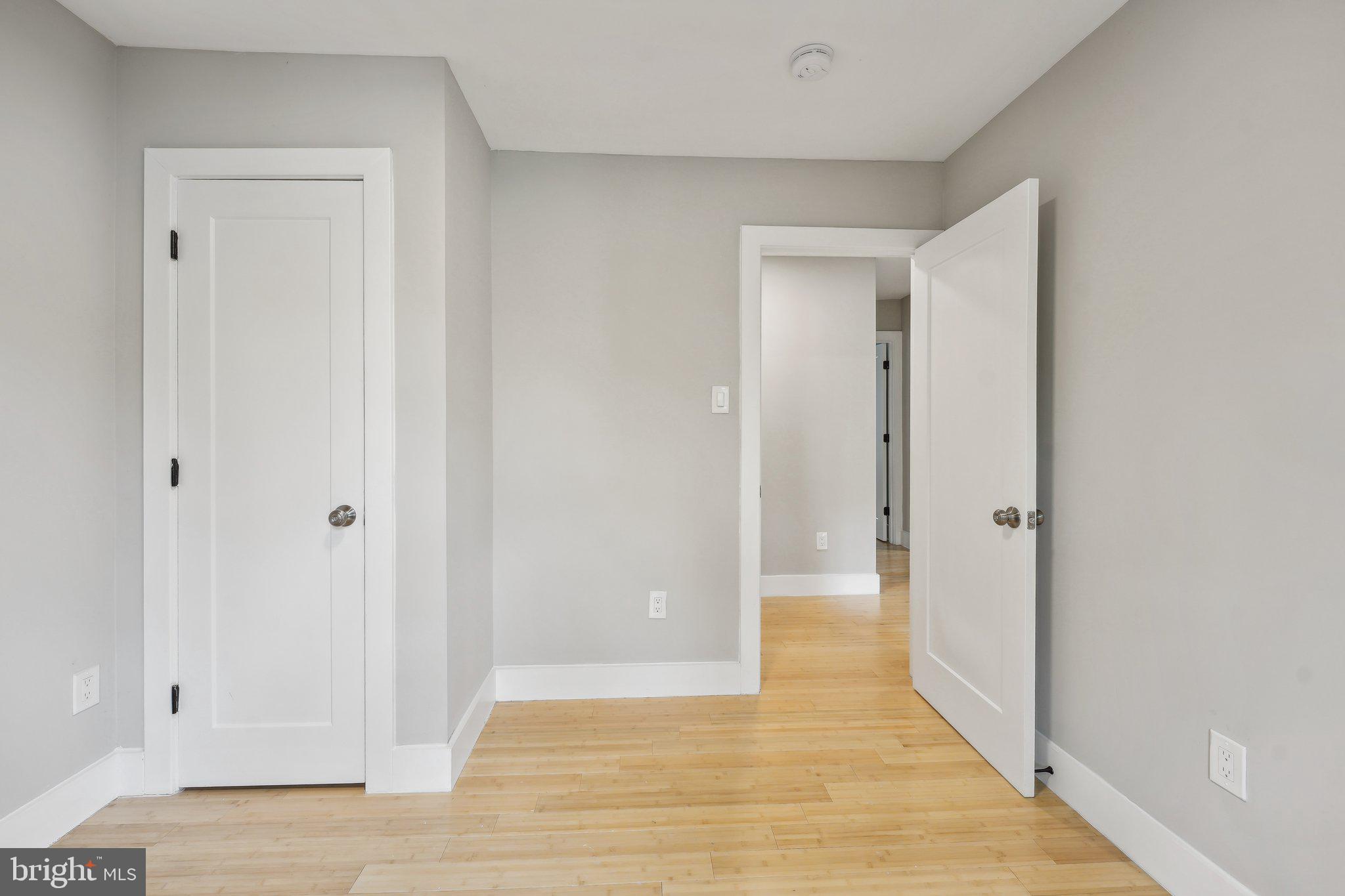 LONDON WOODS - Residential