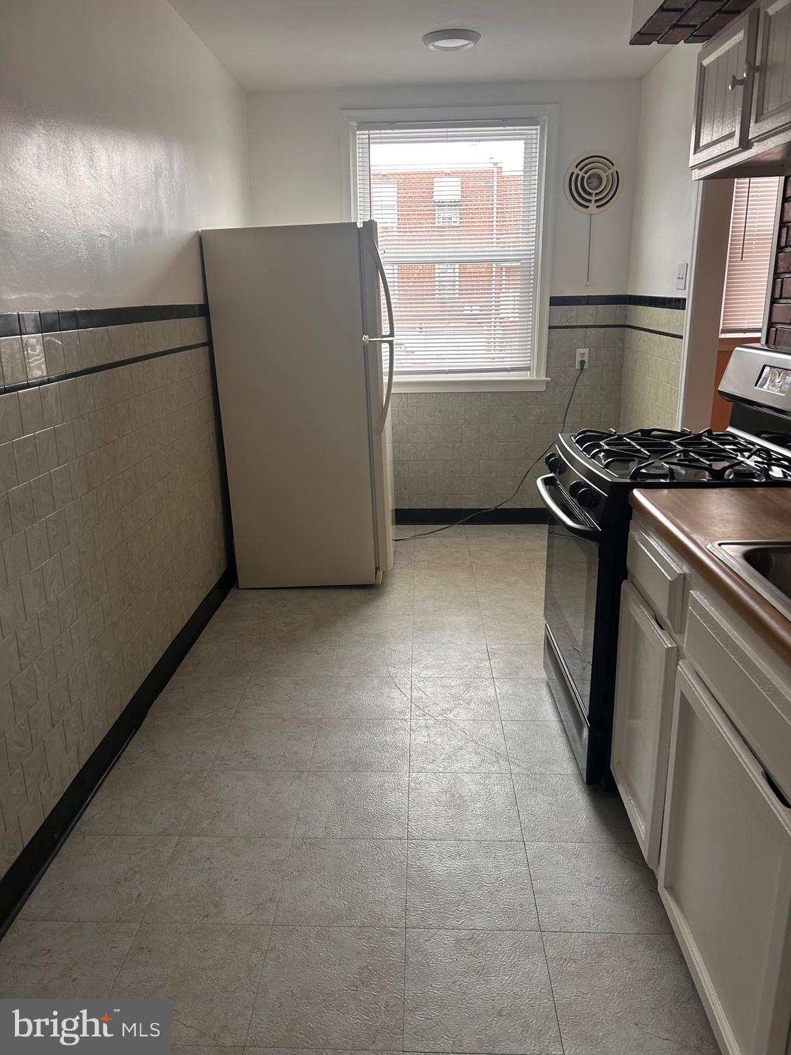 MAYFAIR - Residential Lease