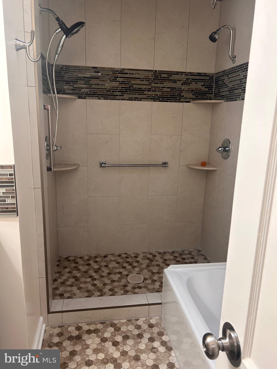 MAYFAIR - Residential Lease