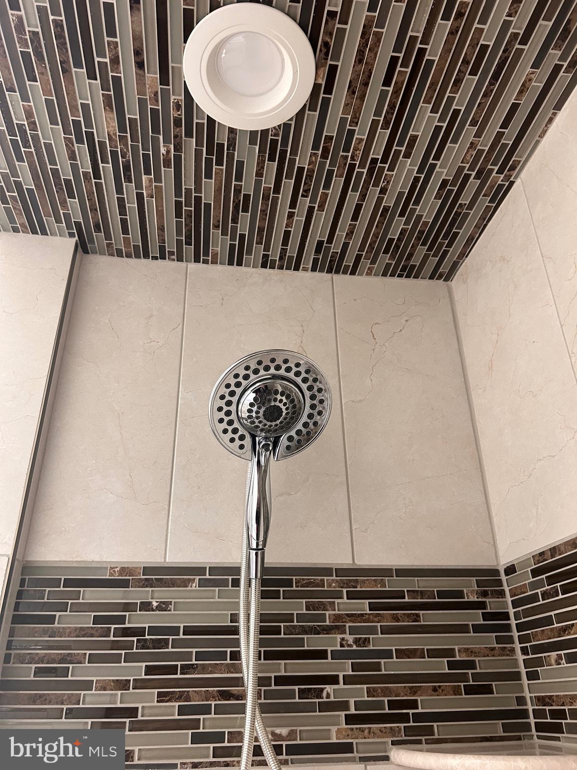 MAYFAIR - Residential Lease