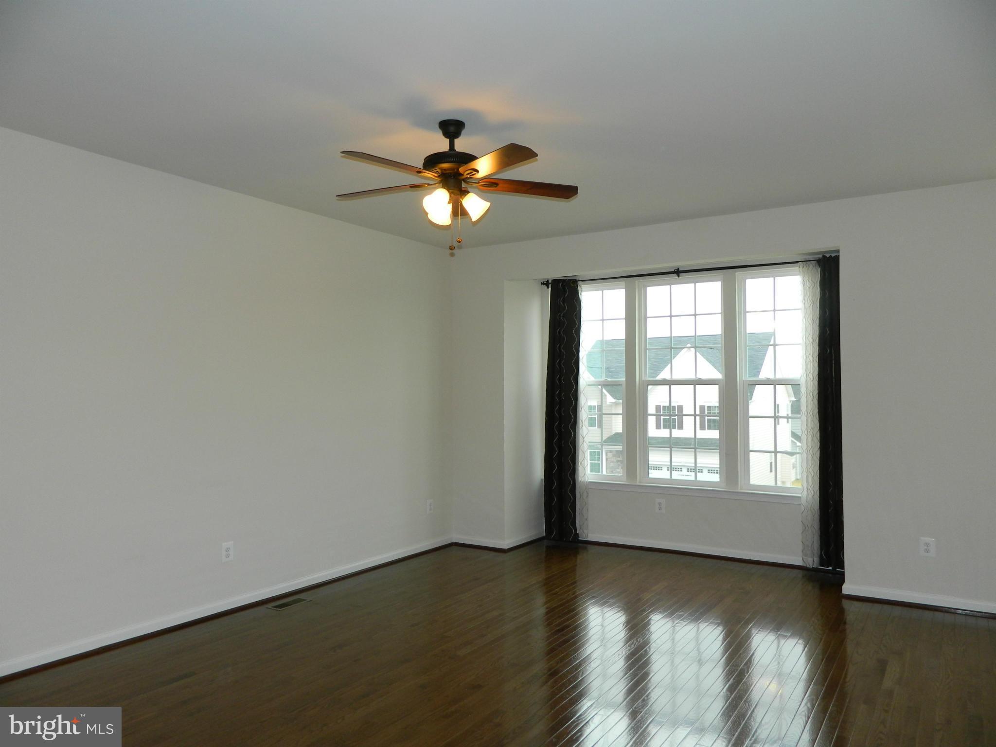 SEVEN HILLS - Residential Lease