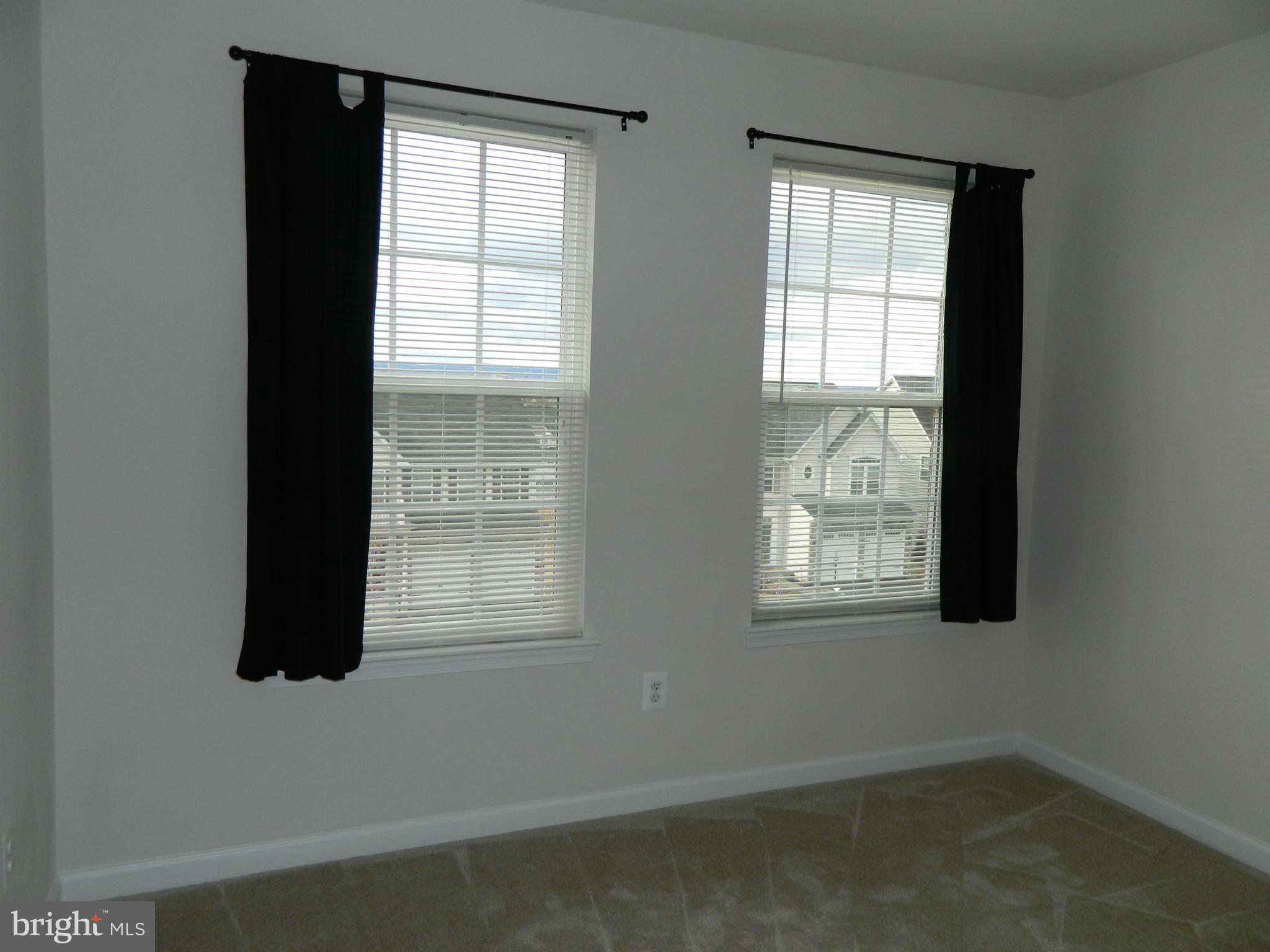 SEVEN HILLS - Residential Lease