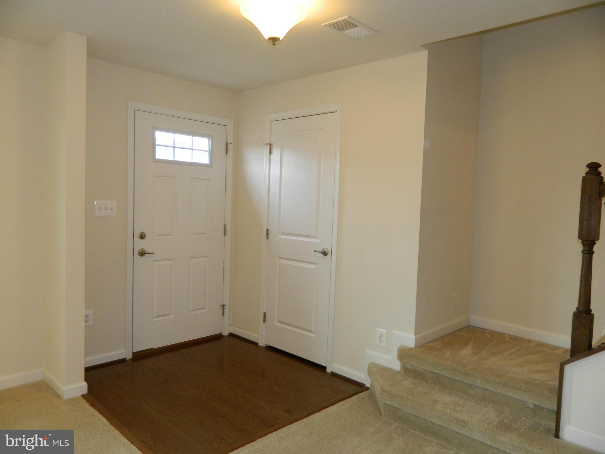 SEVEN HILLS - Residential Lease