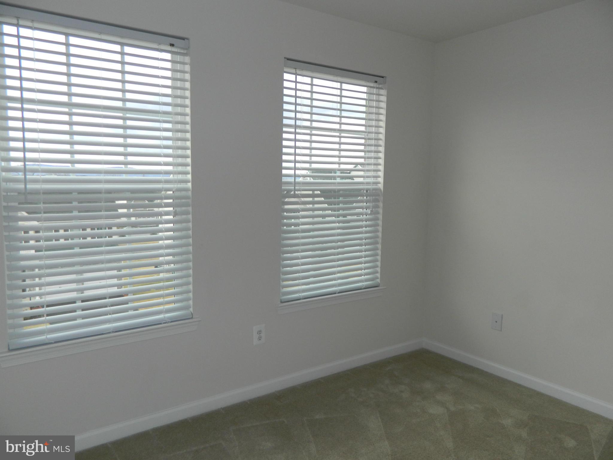 SEVEN HILLS - Residential Lease