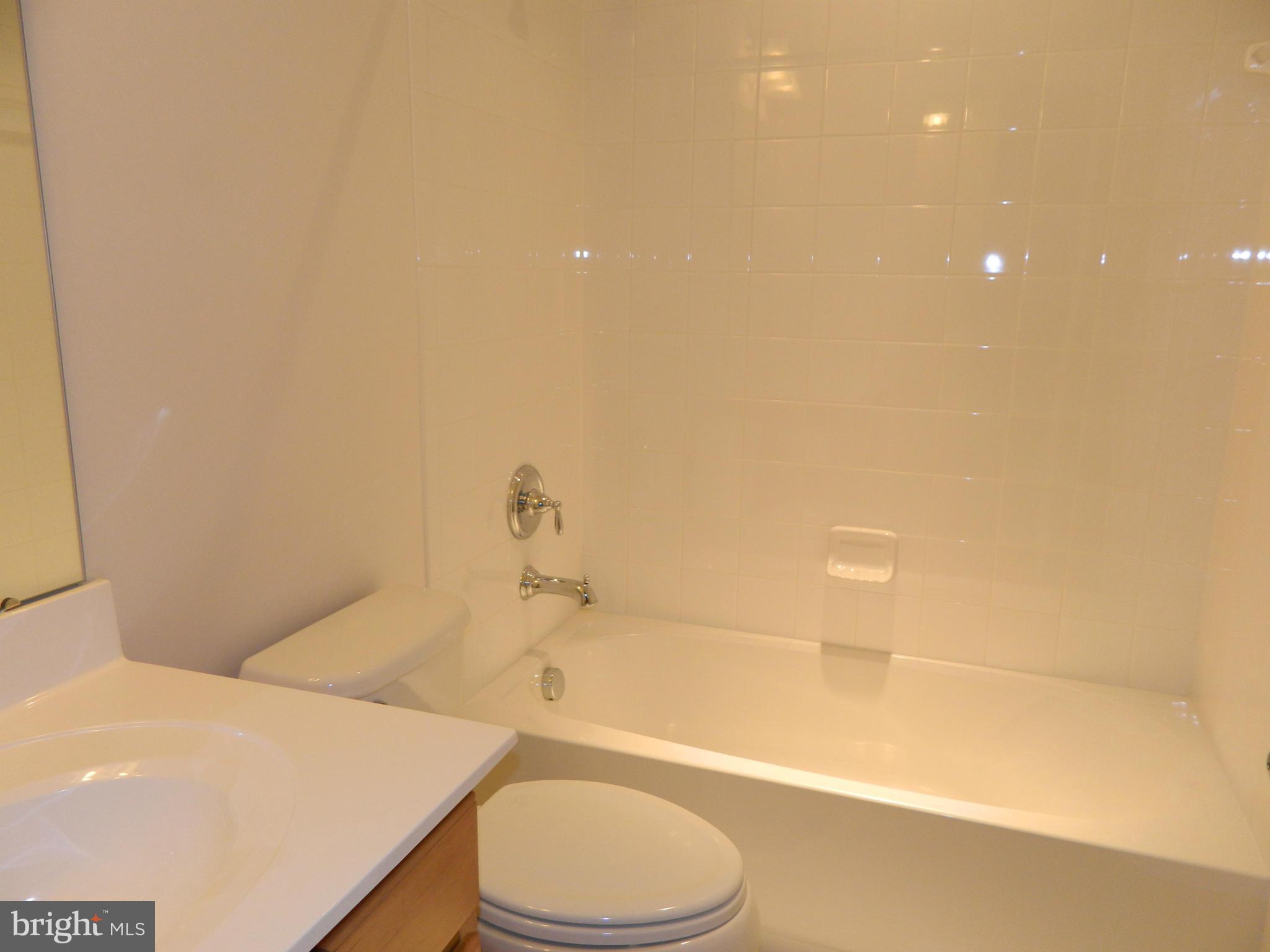 SEVEN HILLS - Residential Lease