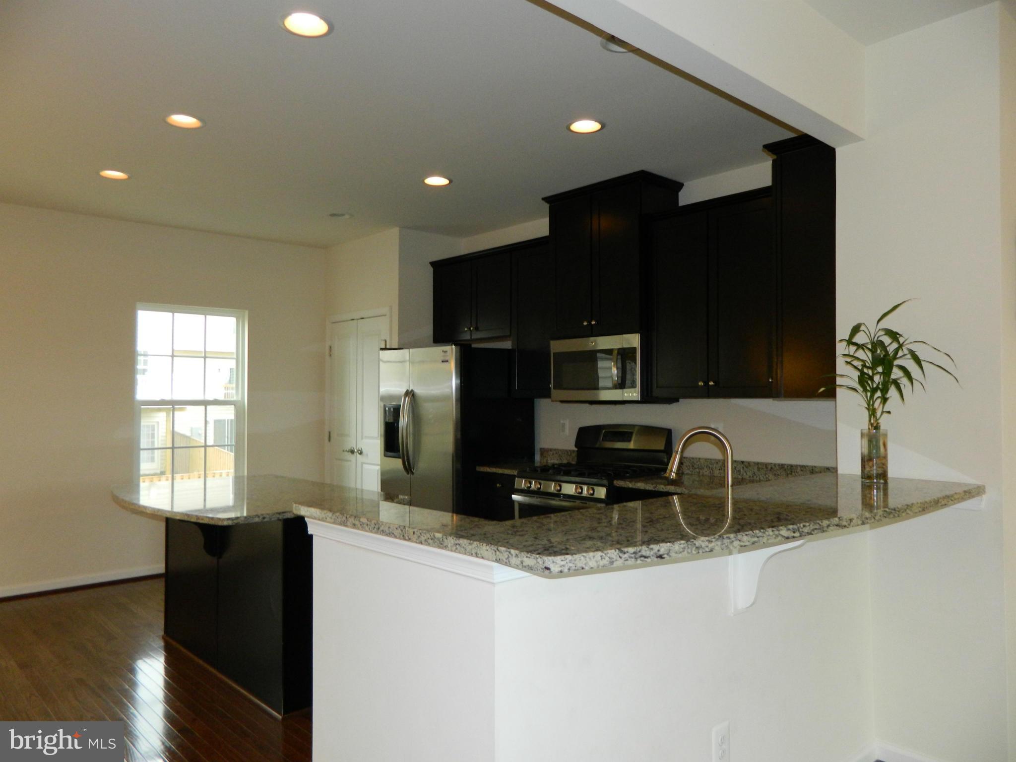 SEVEN HILLS - Residential Lease