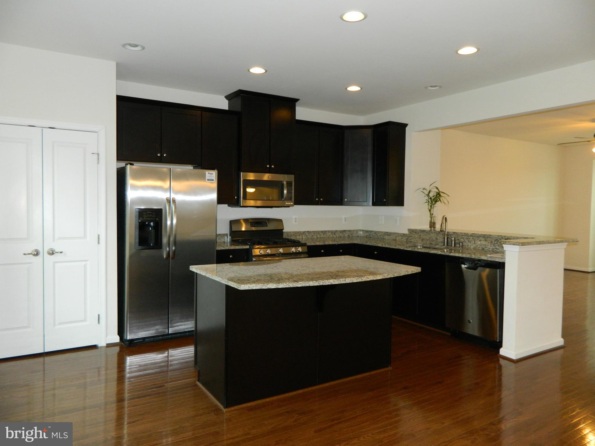 SEVEN HILLS - Residential Lease