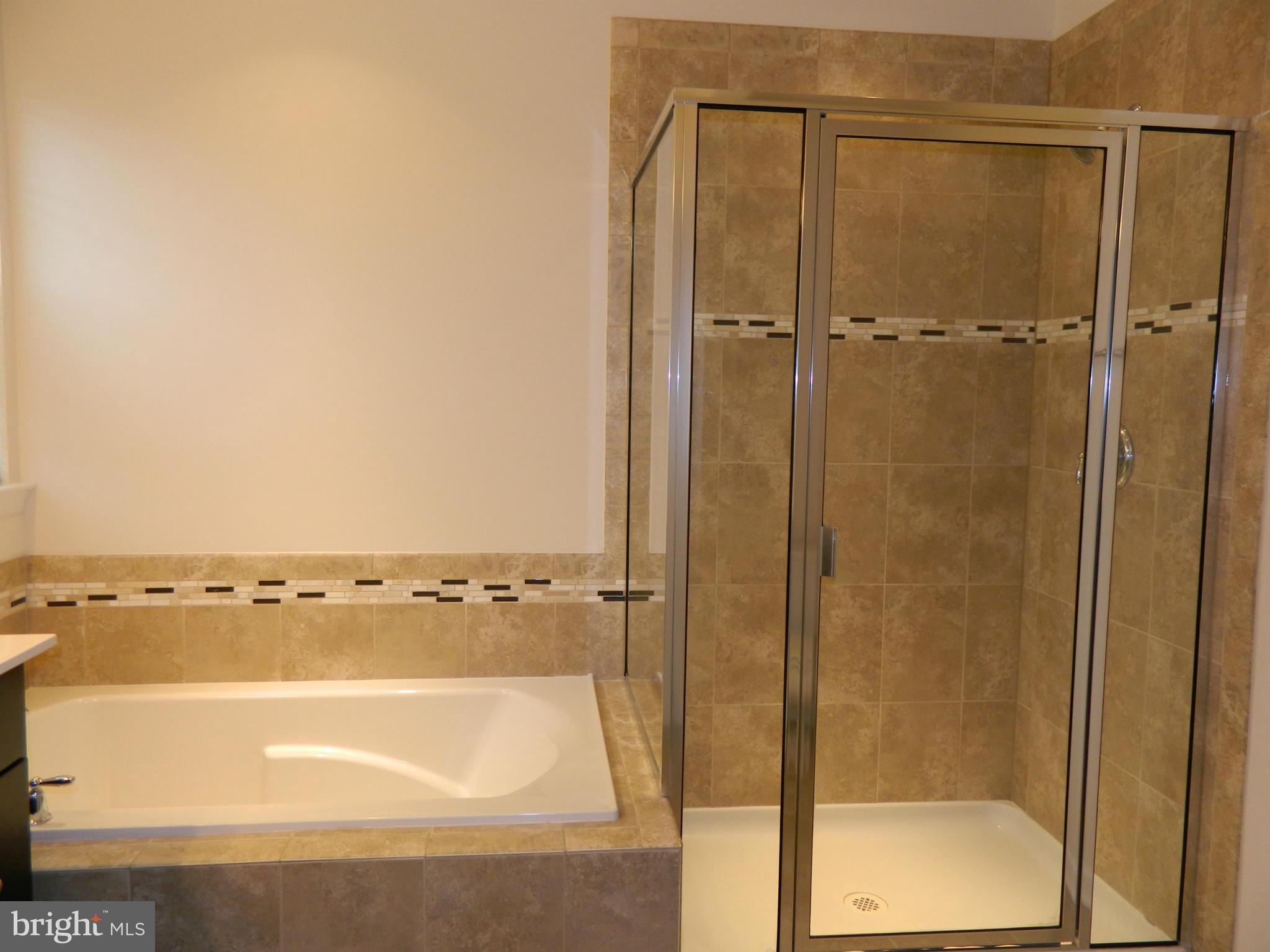 SEVEN HILLS - Residential Lease