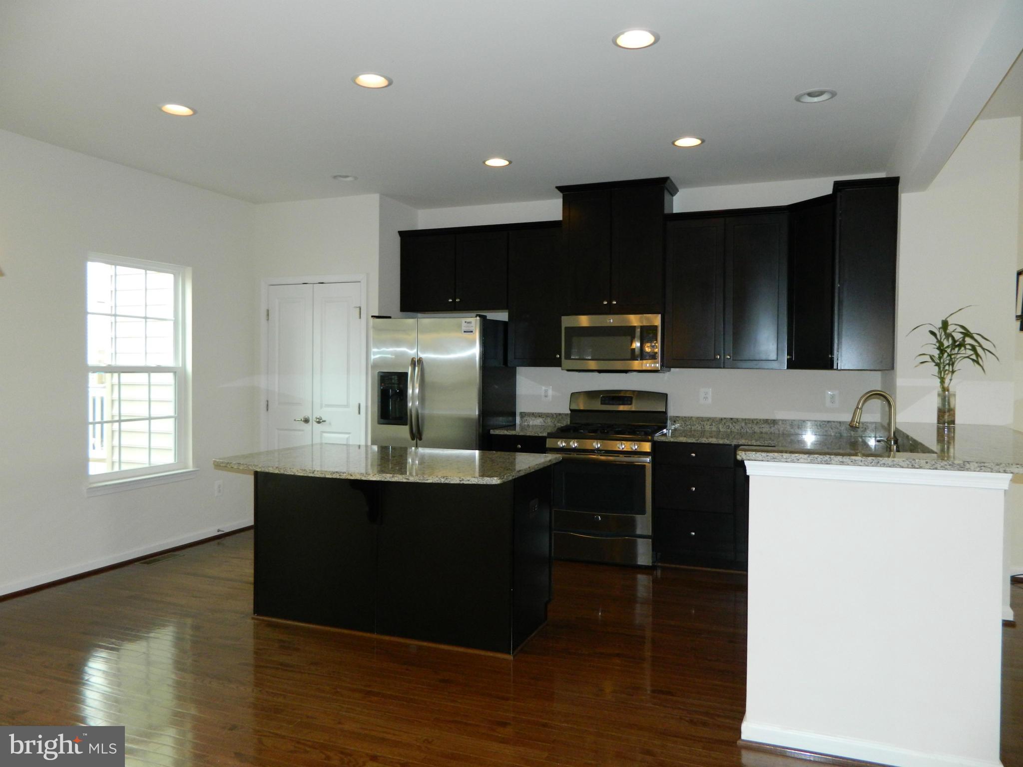 SEVEN HILLS - Residential Lease