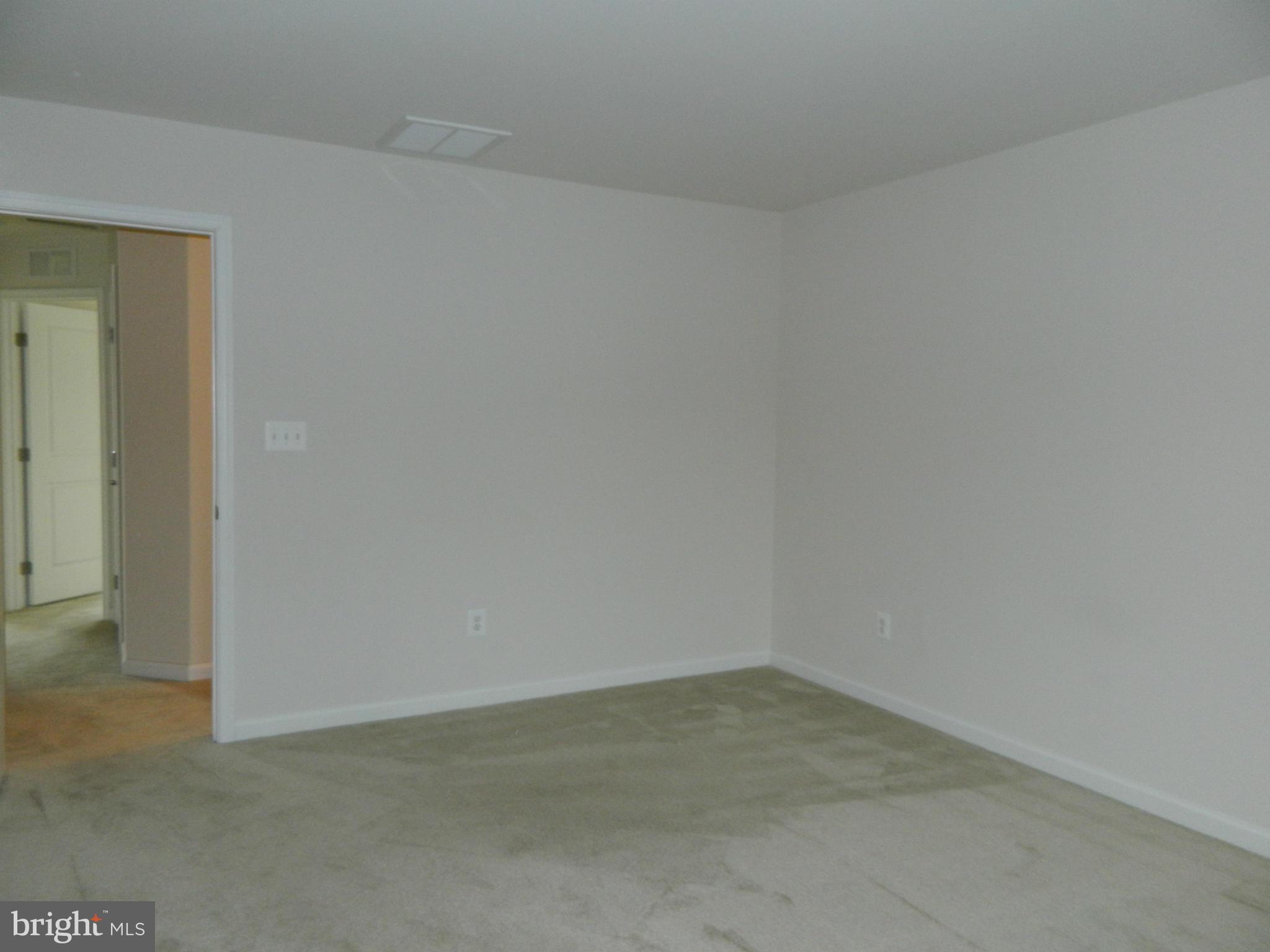 SEVEN HILLS - Residential Lease