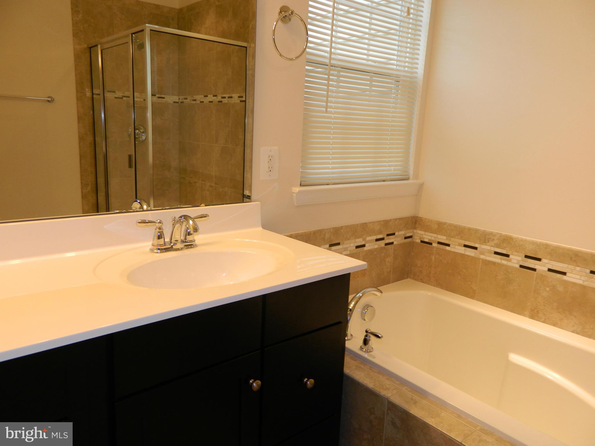 SEVEN HILLS - Residential Lease