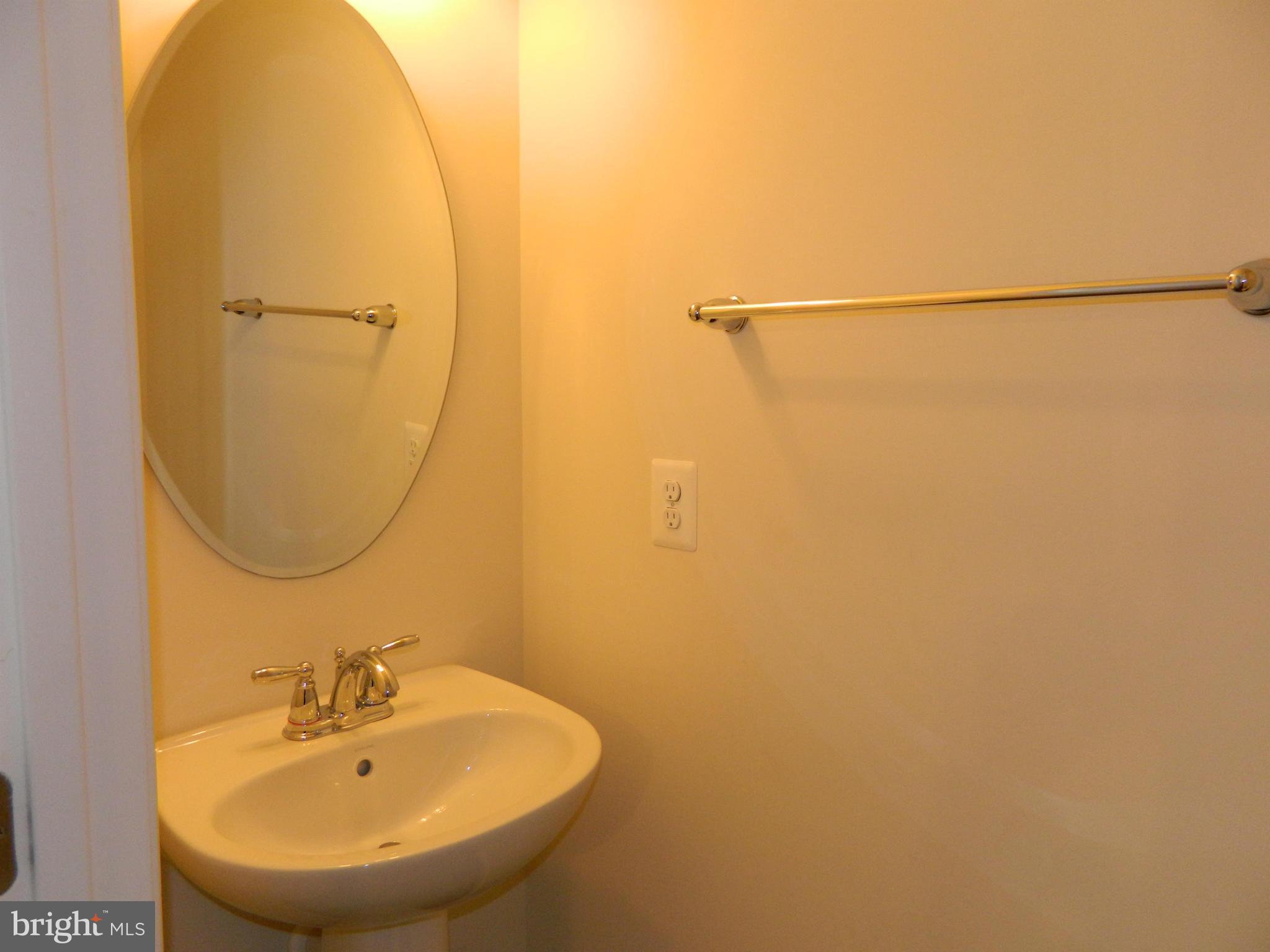 SEVEN HILLS - Residential Lease