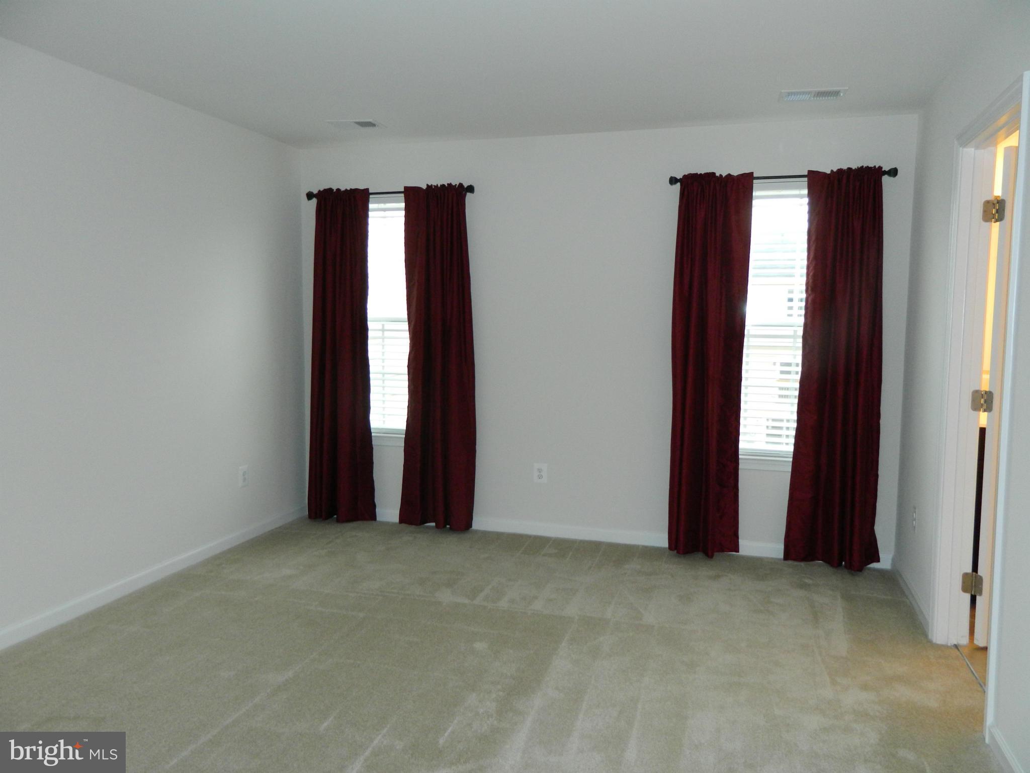 SEVEN HILLS - Residential Lease