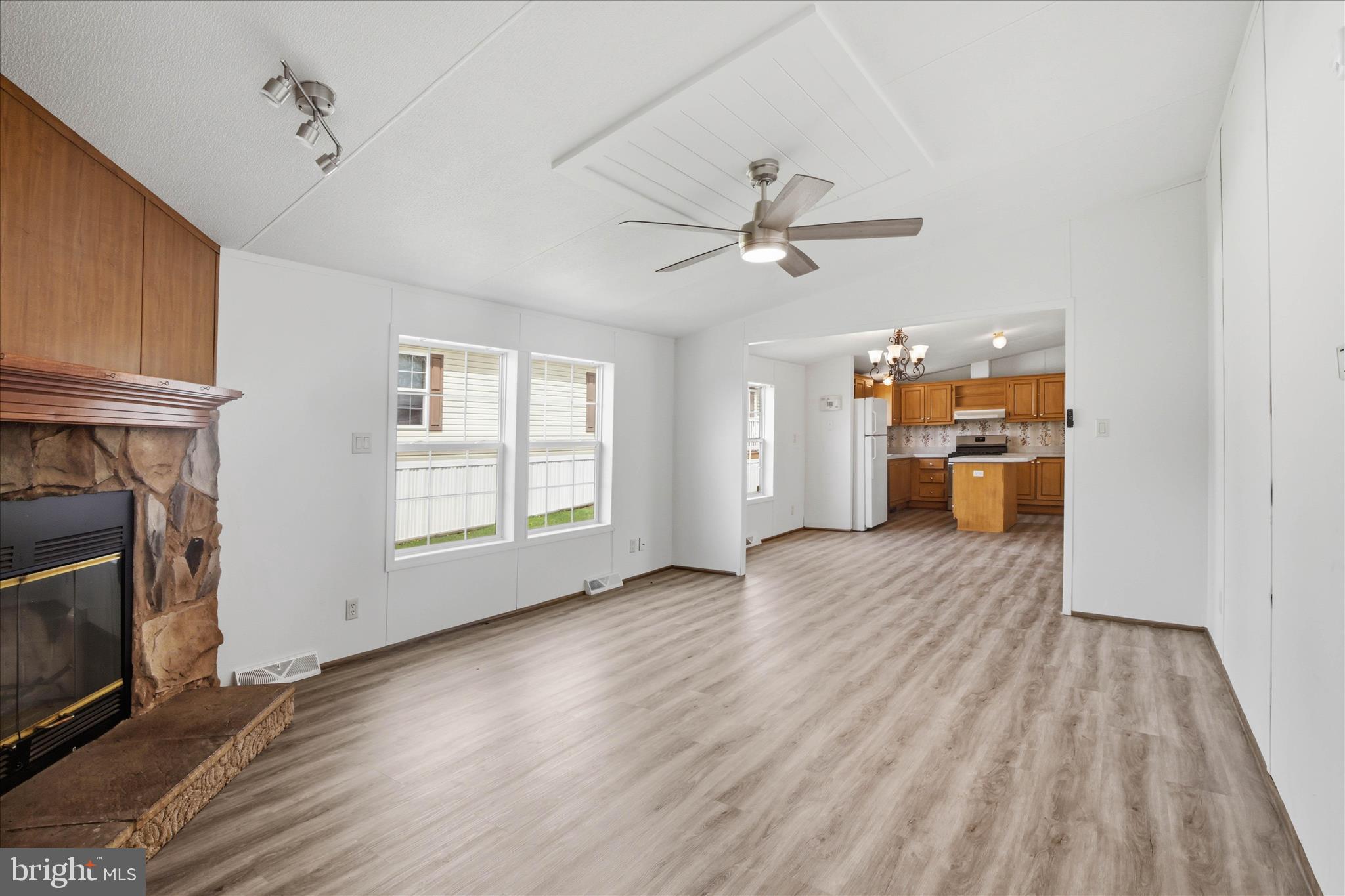 HIDE-AWAY MHP - Residential