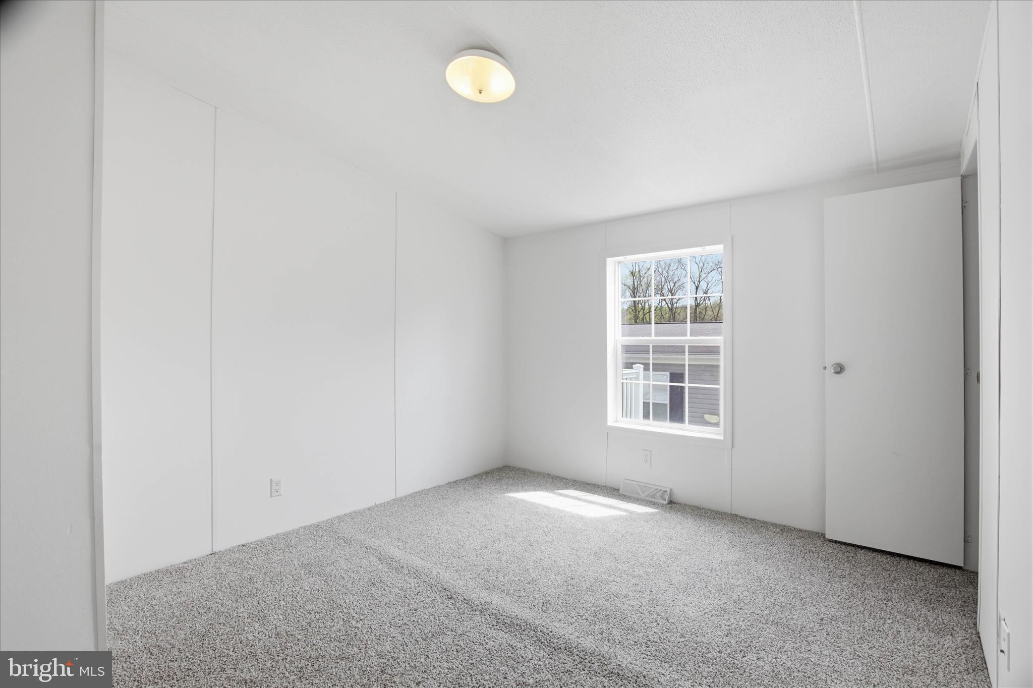 HIDE-AWAY MHP - Residential