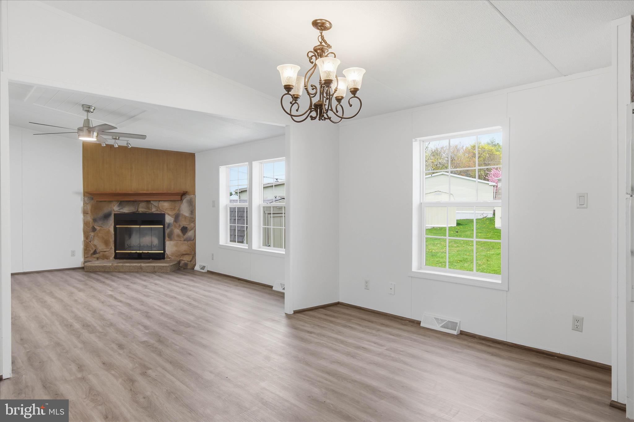 HIDE-AWAY MHP - Residential