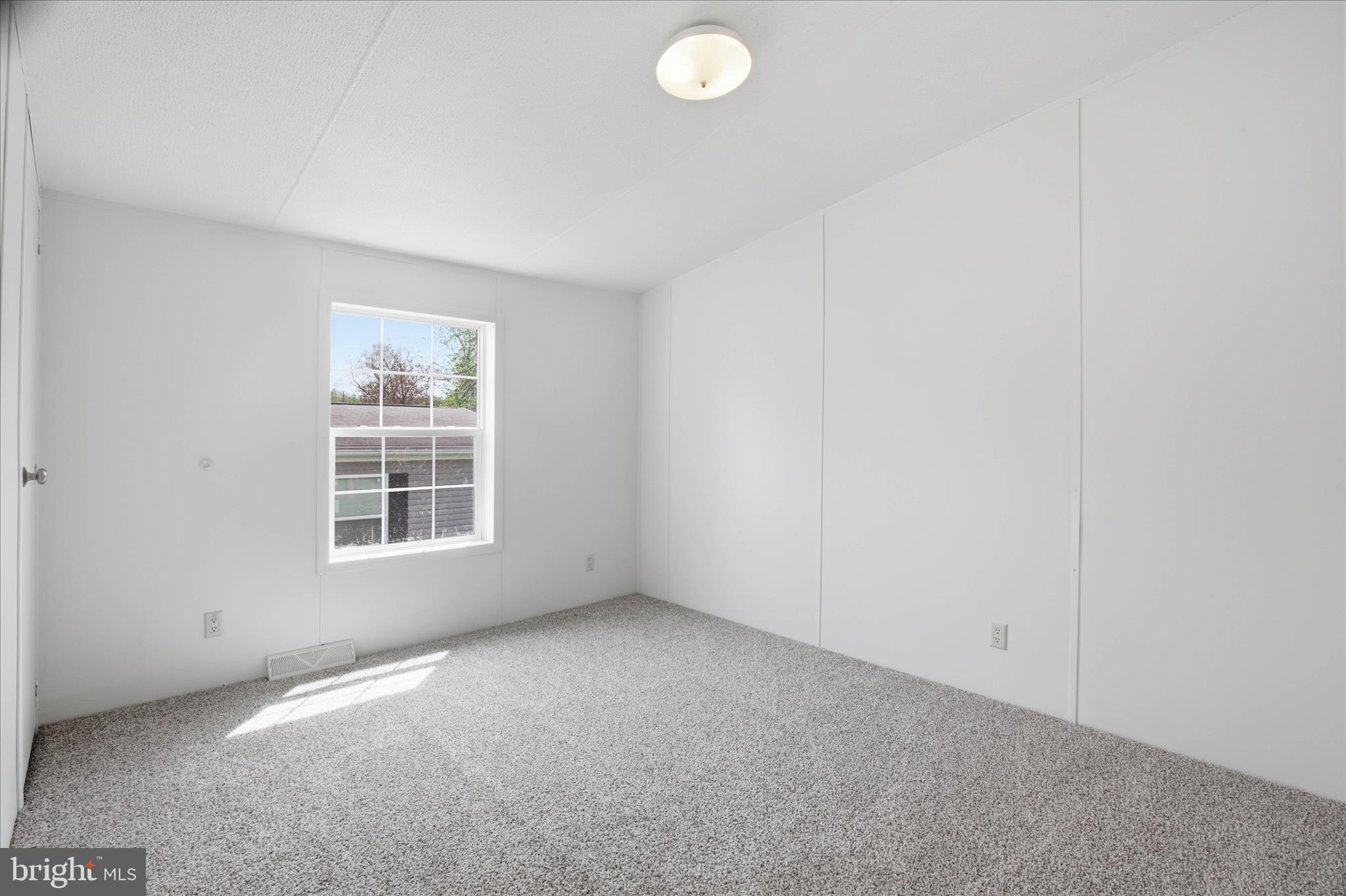 HIDE-AWAY MHP - Residential