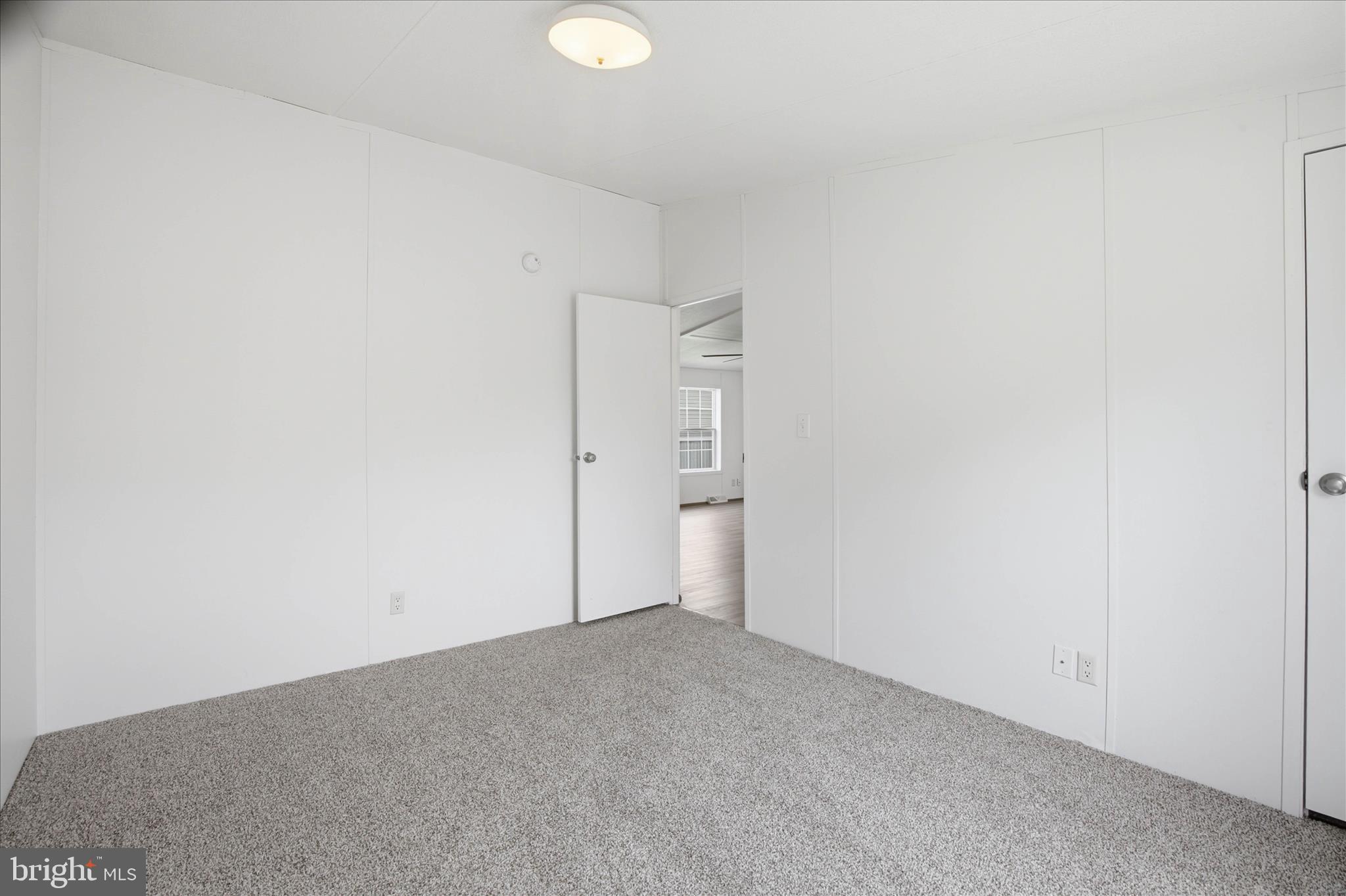 HIDE-AWAY MHP - Residential