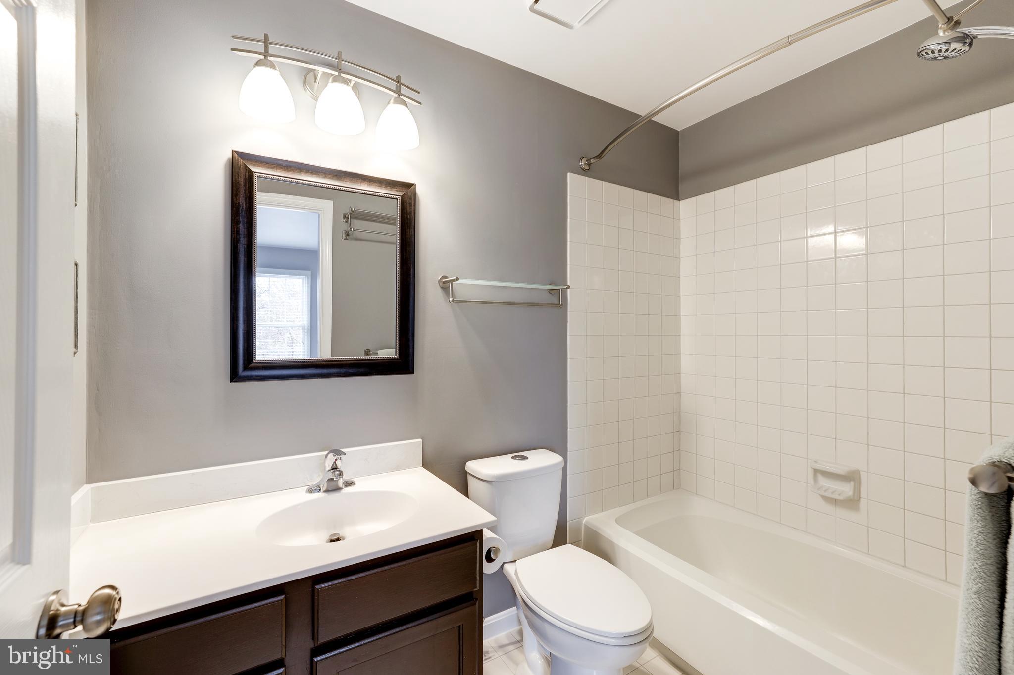 ASHBURN FARM - Residential