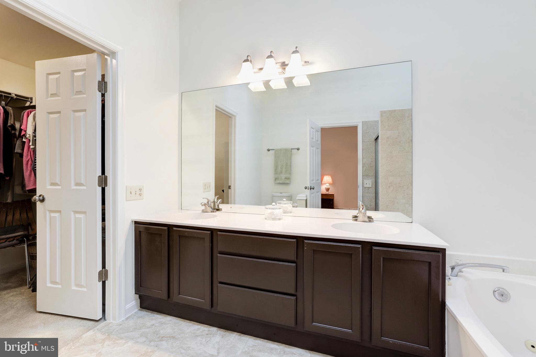 ASHBURN FARM - Residential