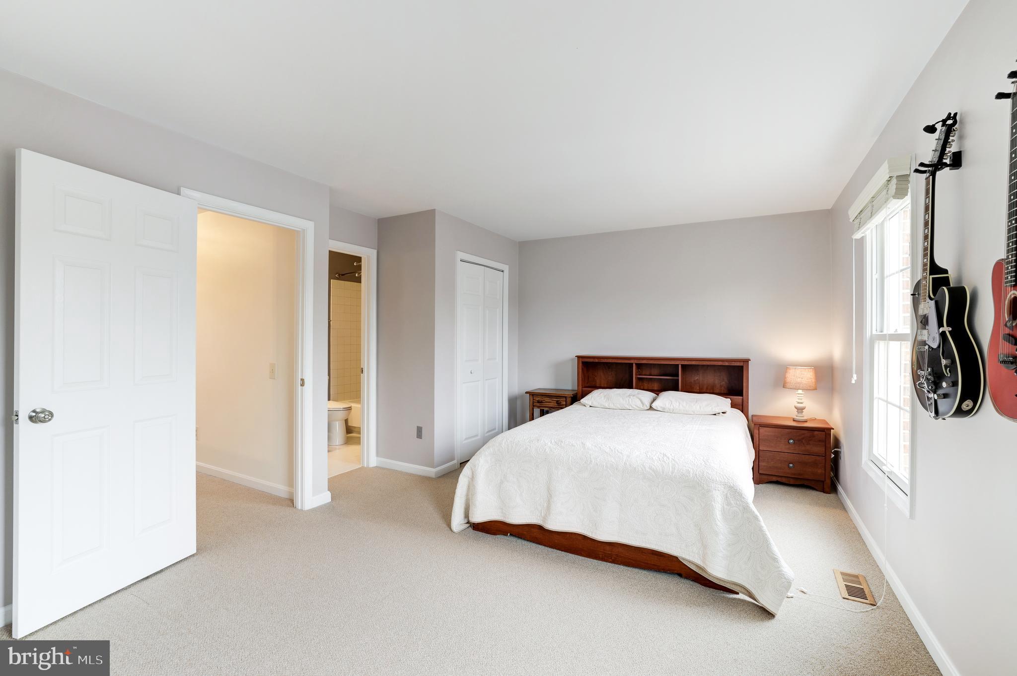 ASHBURN FARM - Residential